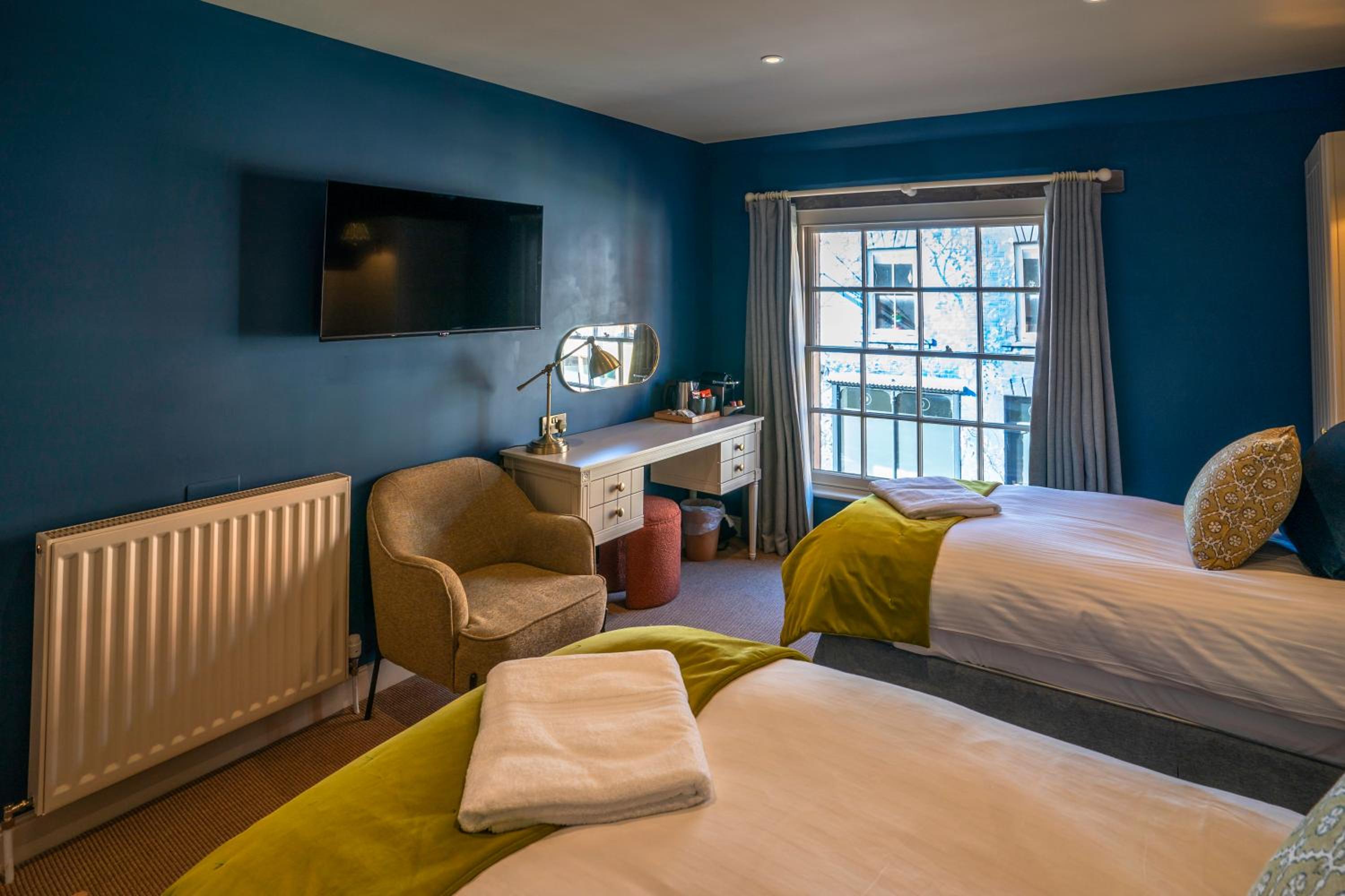 Double or Twin Room with Private Bathroom photo 3