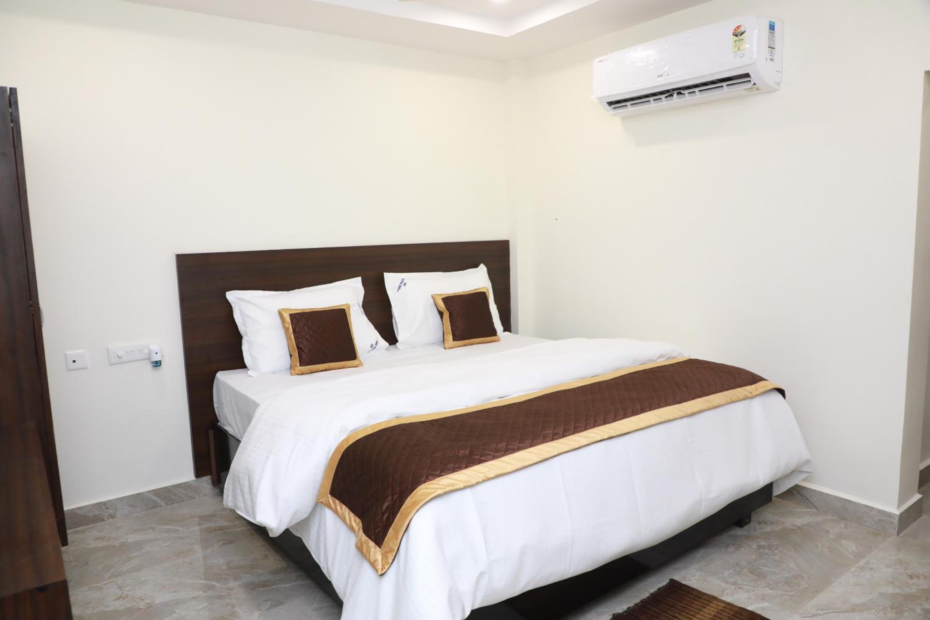 Standard King Room