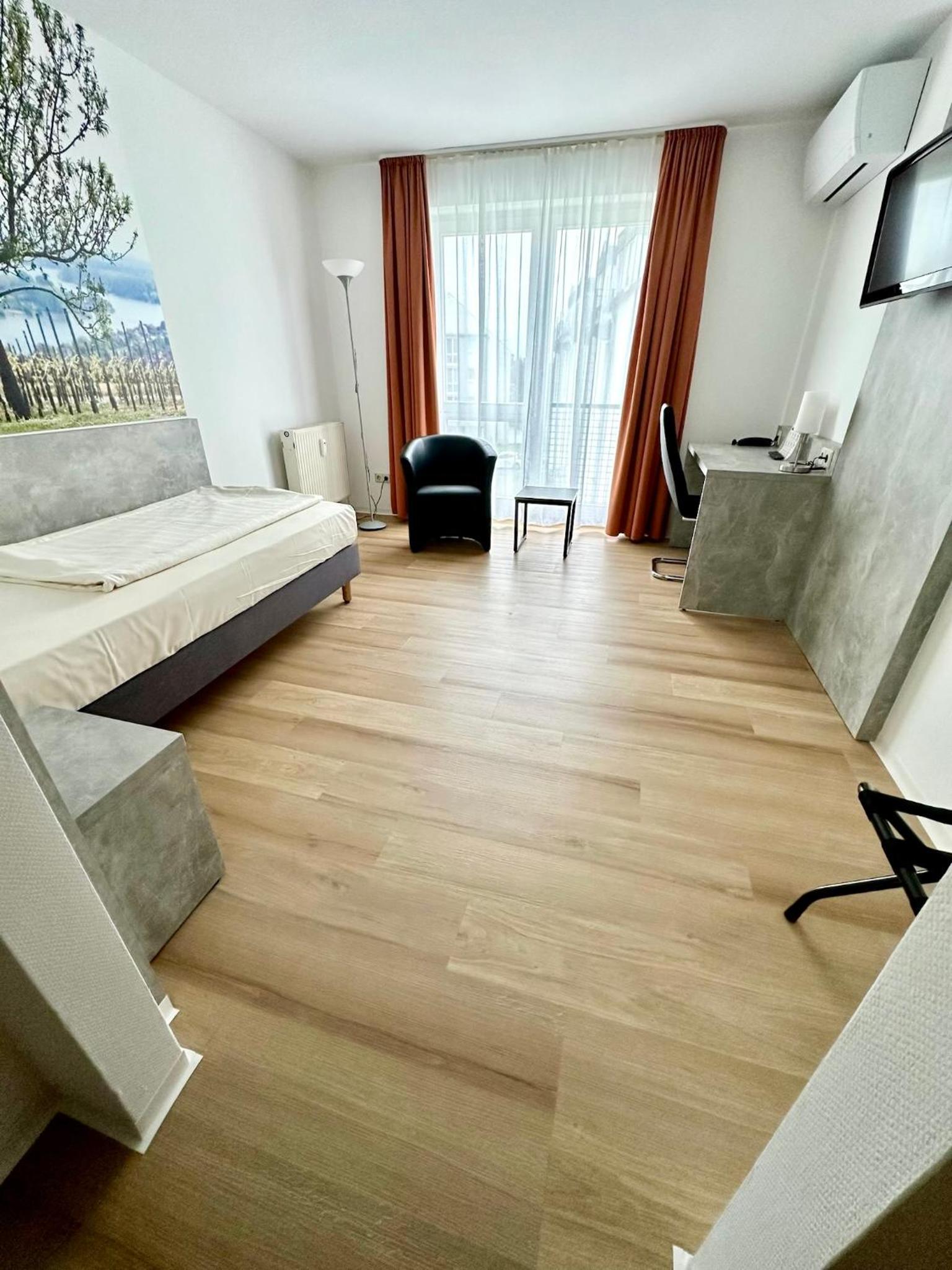 Single Room photo 2
