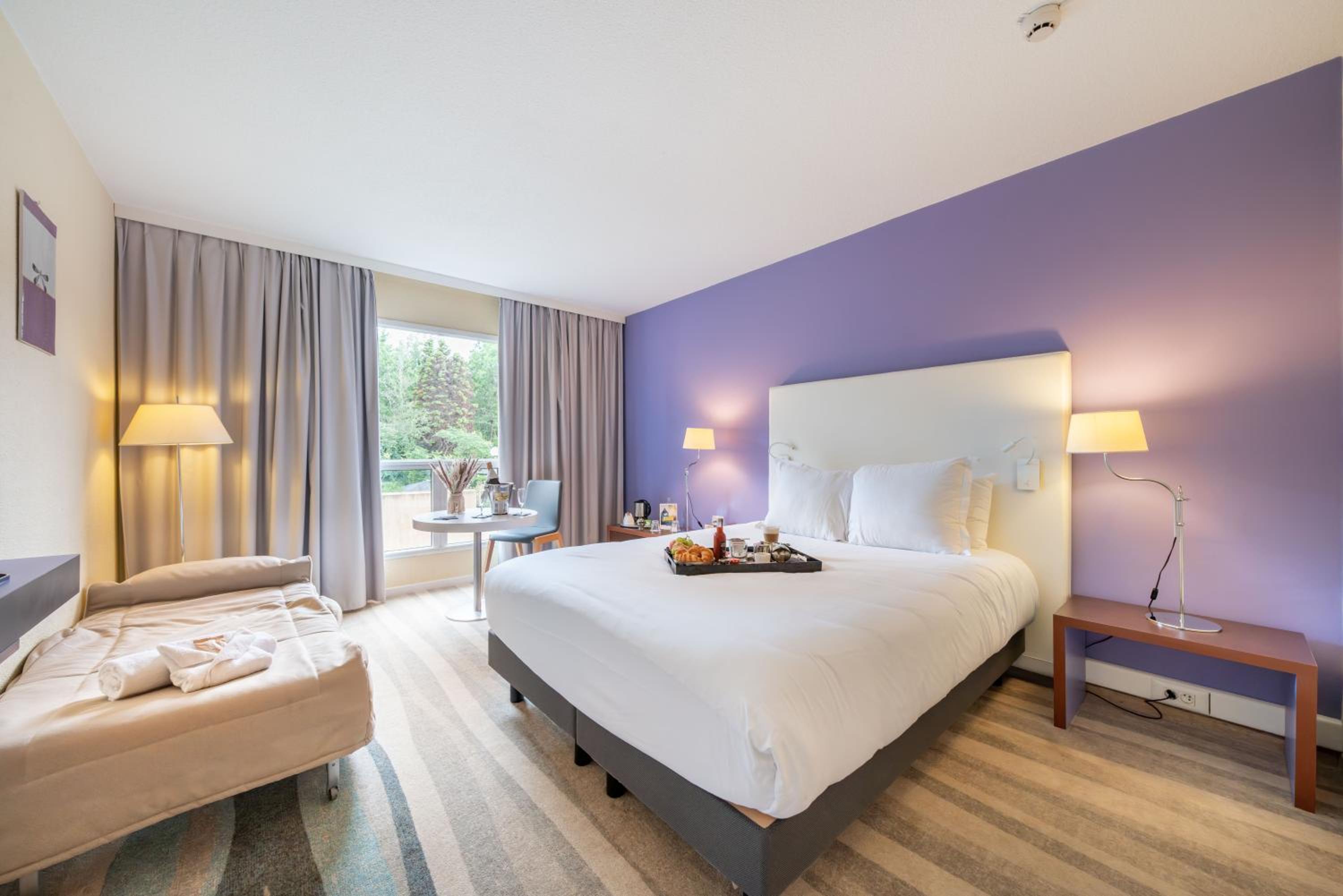 Standard Â Room with 1 Double bed and 1 Single bed - Photo 4
