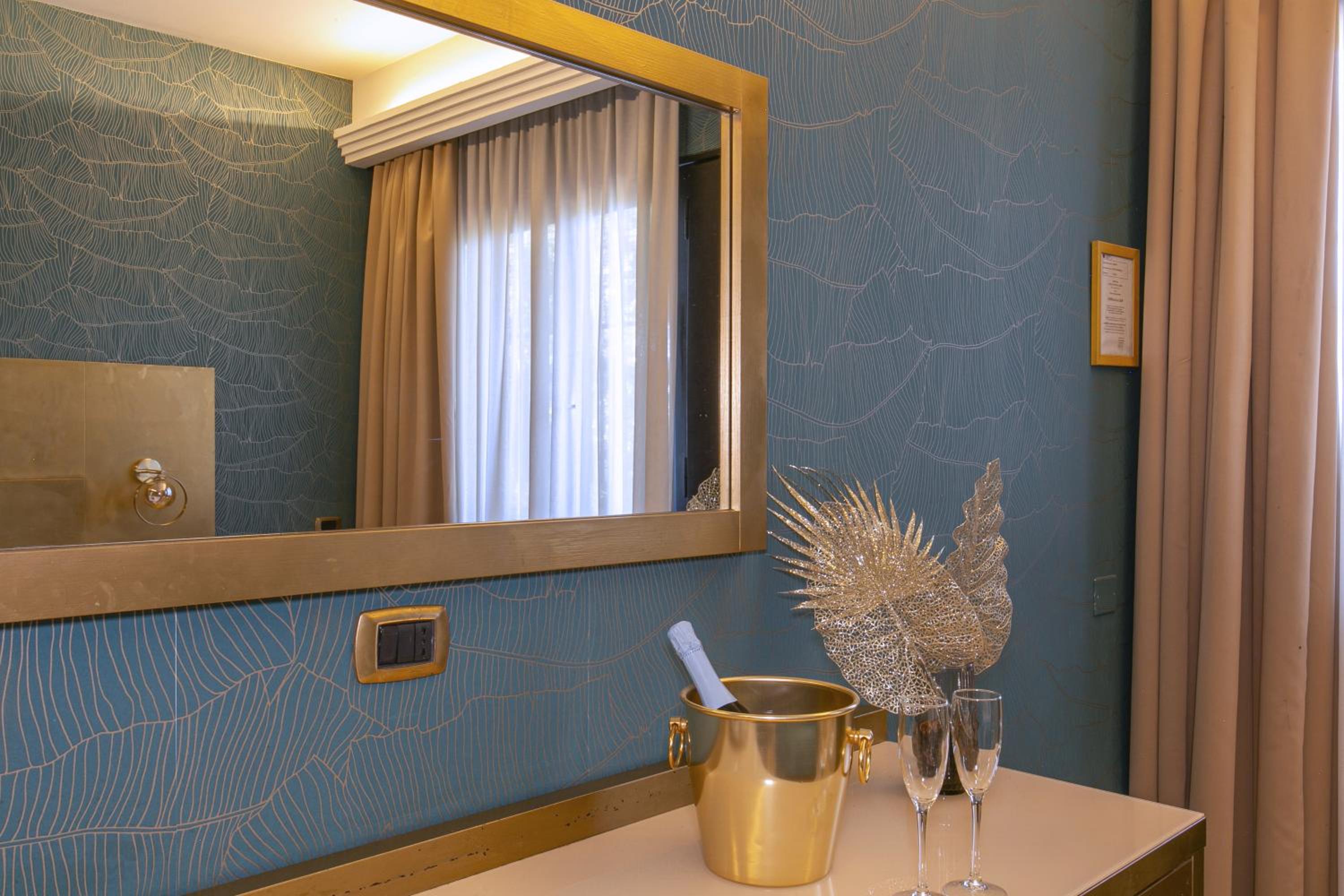 Deluxe Double Room photo 2