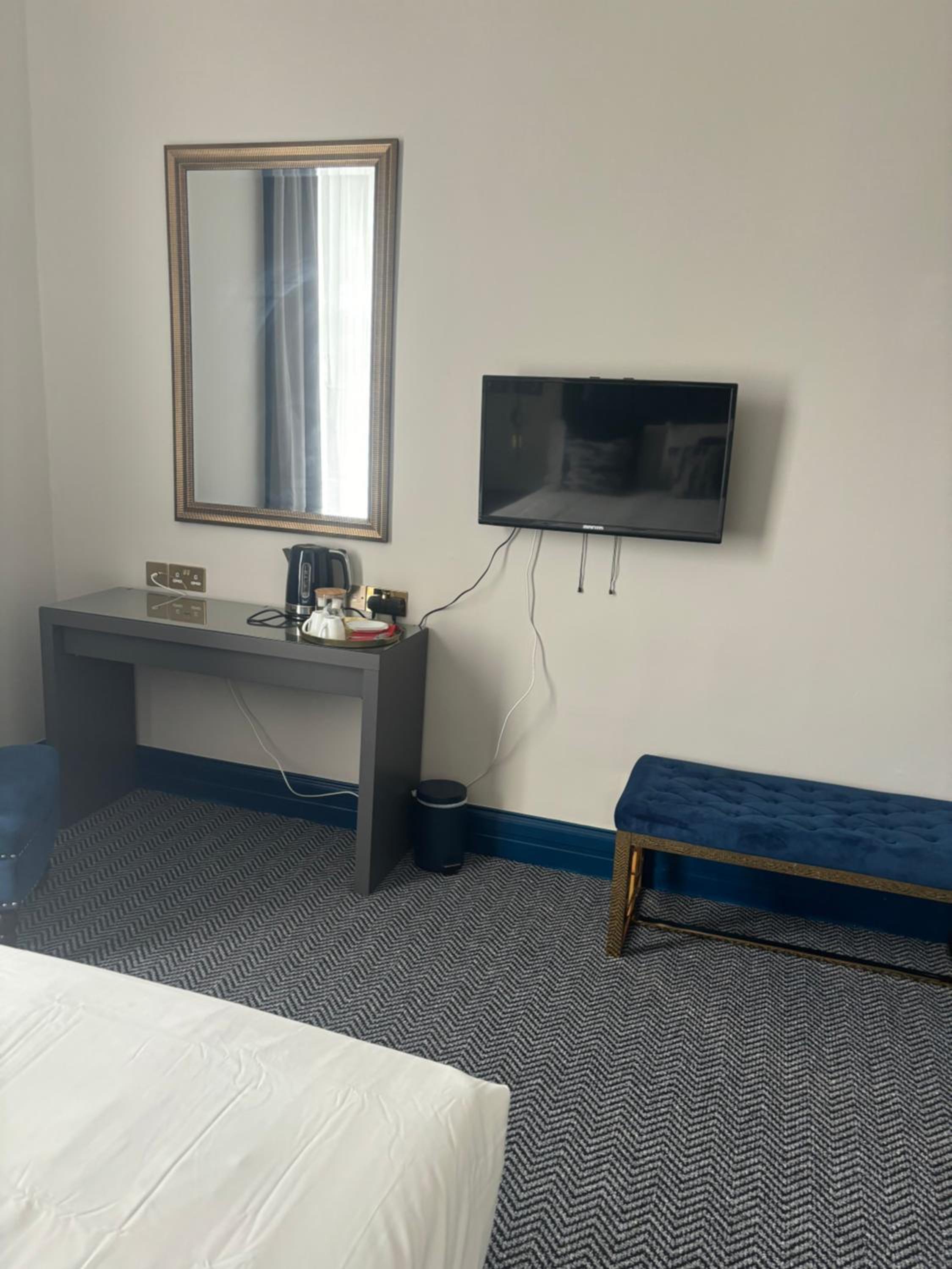 Large Double Room photo 3