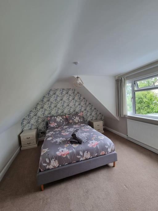 Three-Bedroom House photo 3