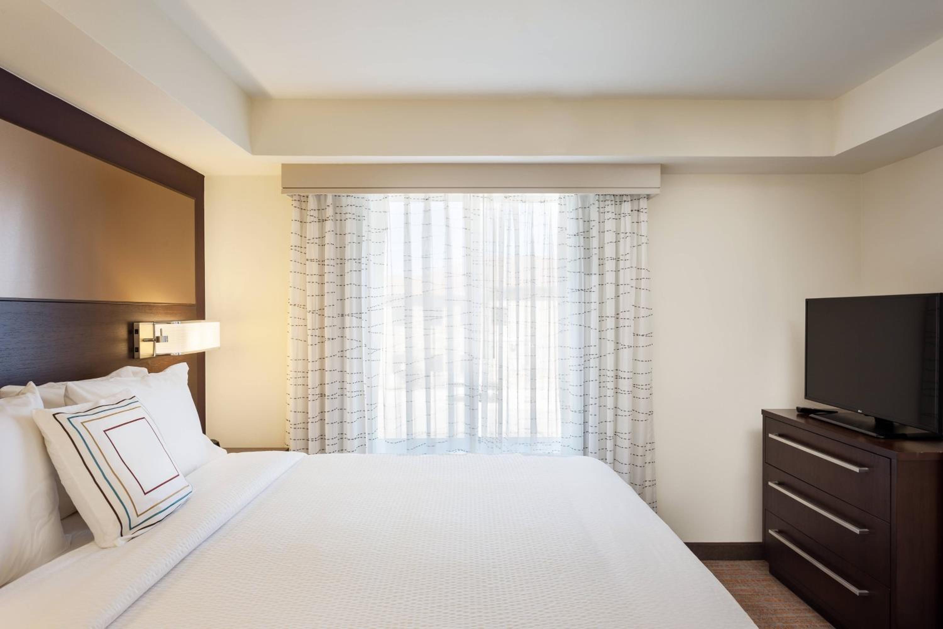 One-Bedroom King Suite