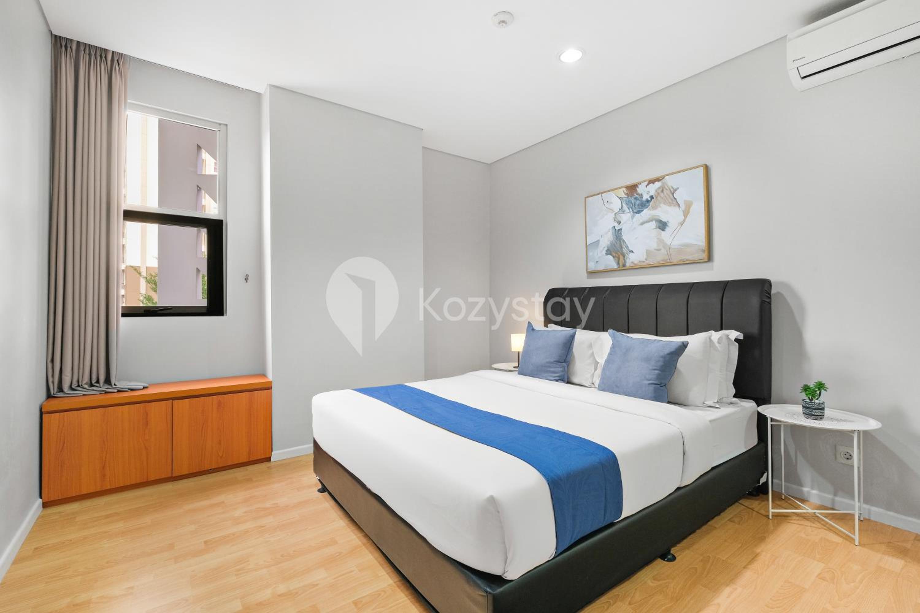 Three-Bedroom Apartment photo 2