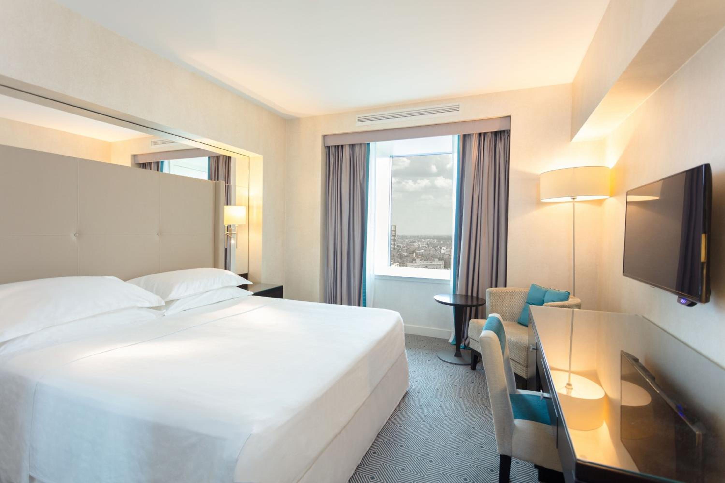 Premium, Guest room, 1 King, City view photo 1