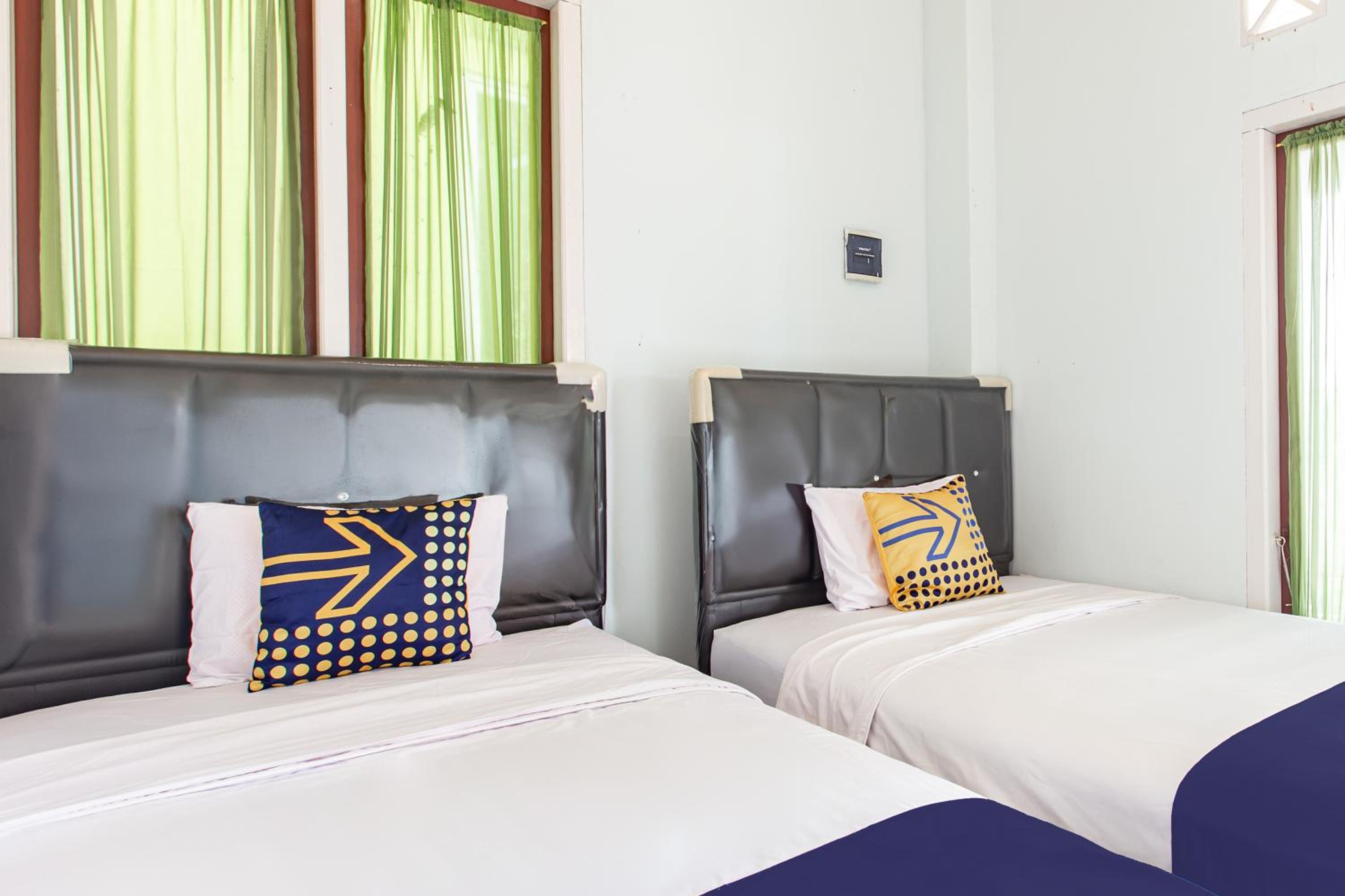 Budget Double Room photo 3