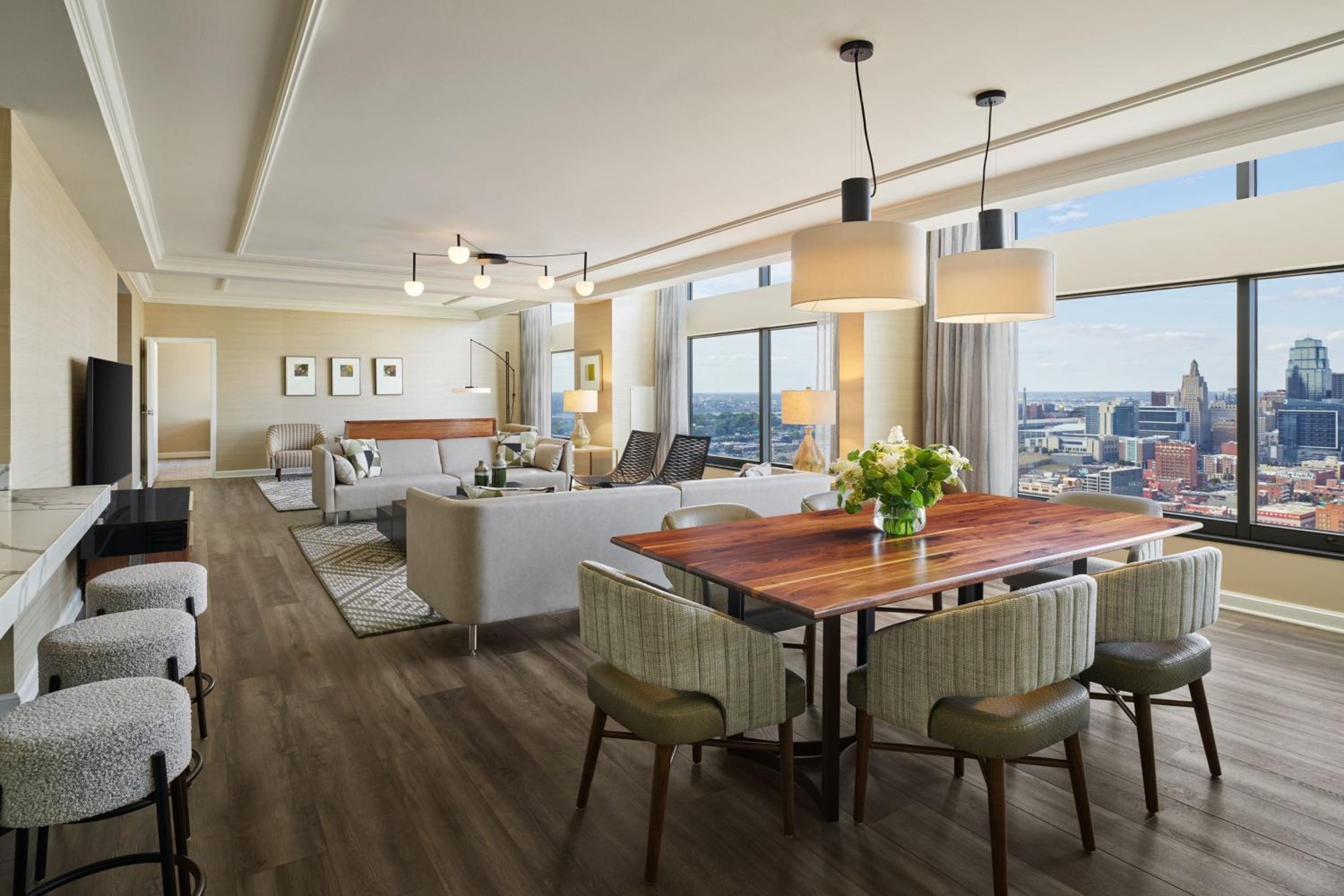 Luxury Suite, Club Level, 1 Bedroom Presidential Suite - City View
