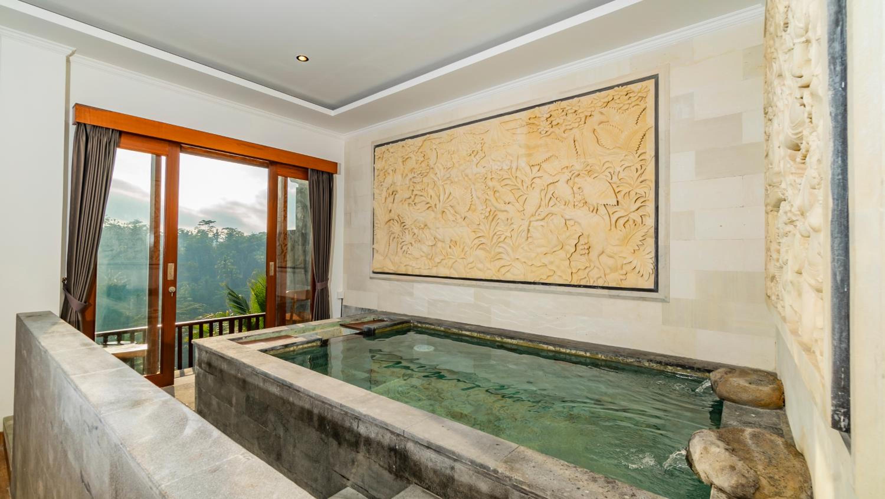Suite Pool Room - Photo 8