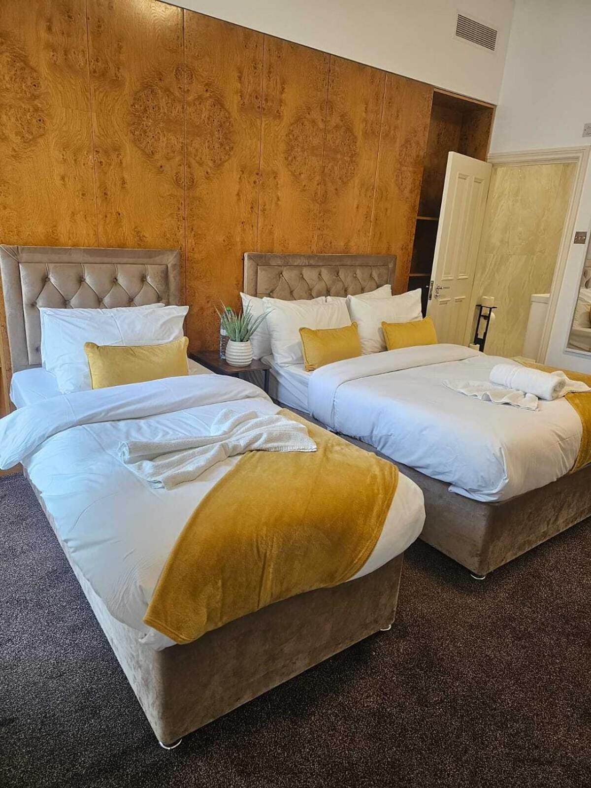Superior Triple Room photo 3