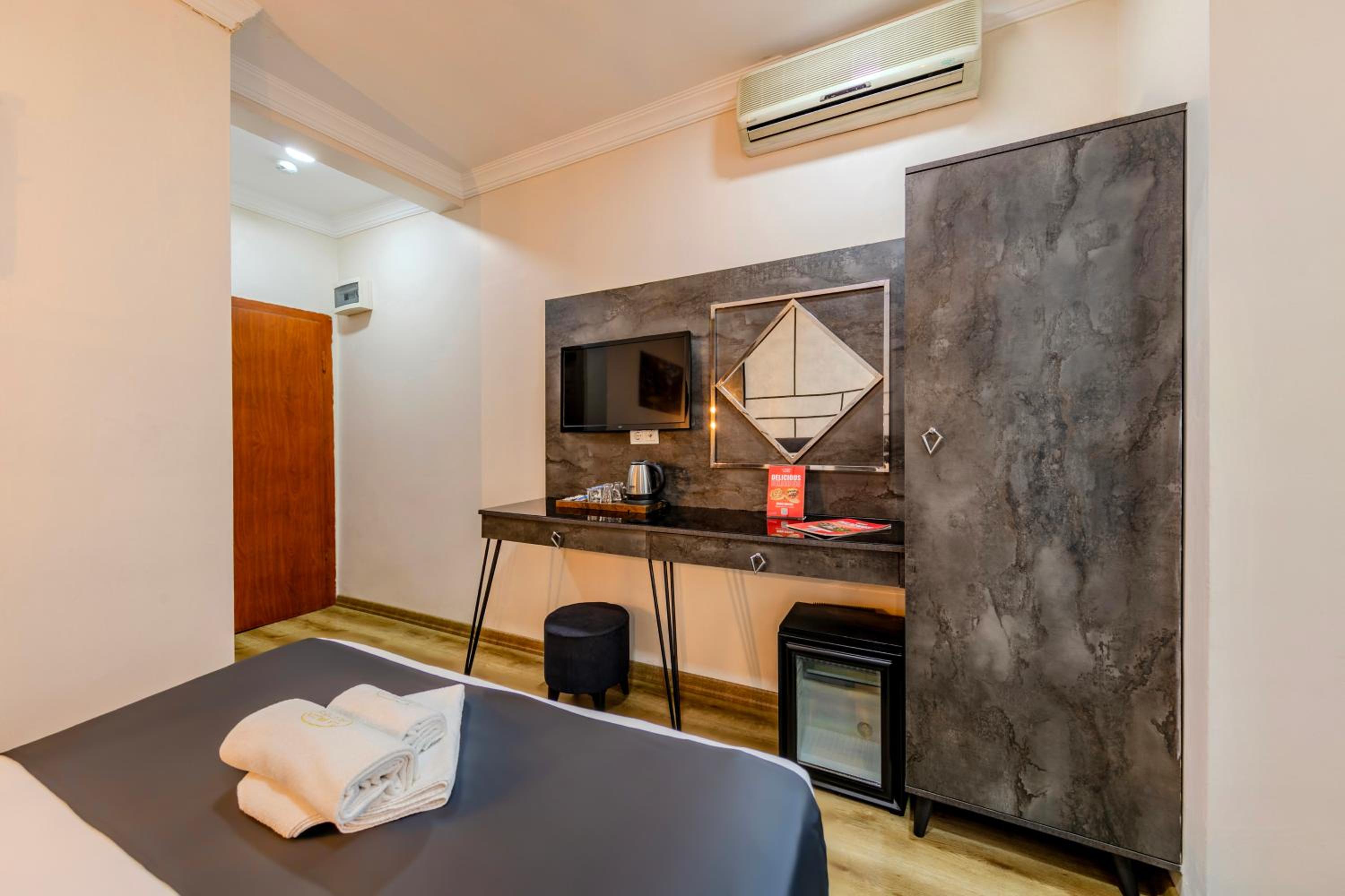 Deluxe Double Or Twin Room photo 2