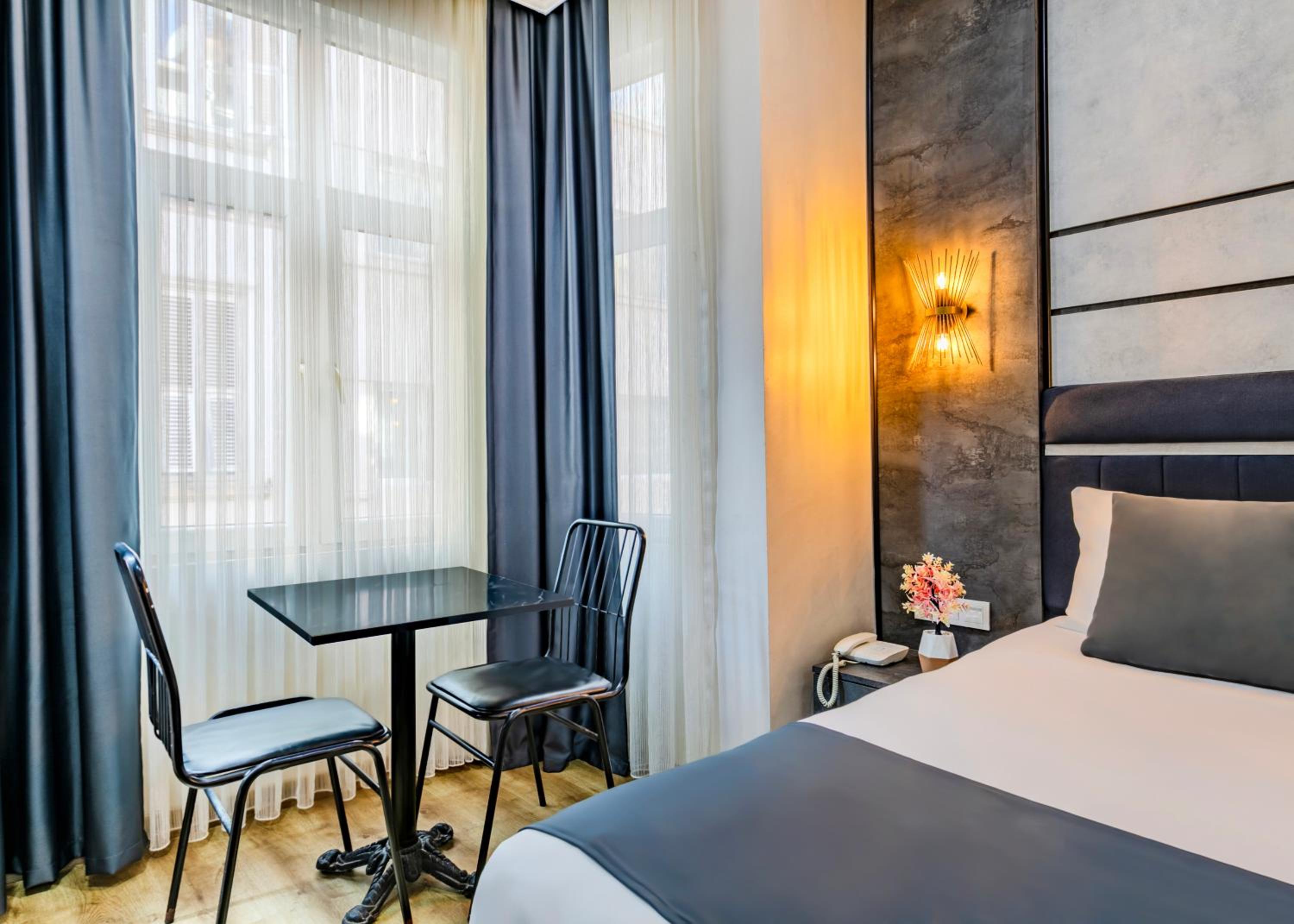 Deluxe Single Room photo 3