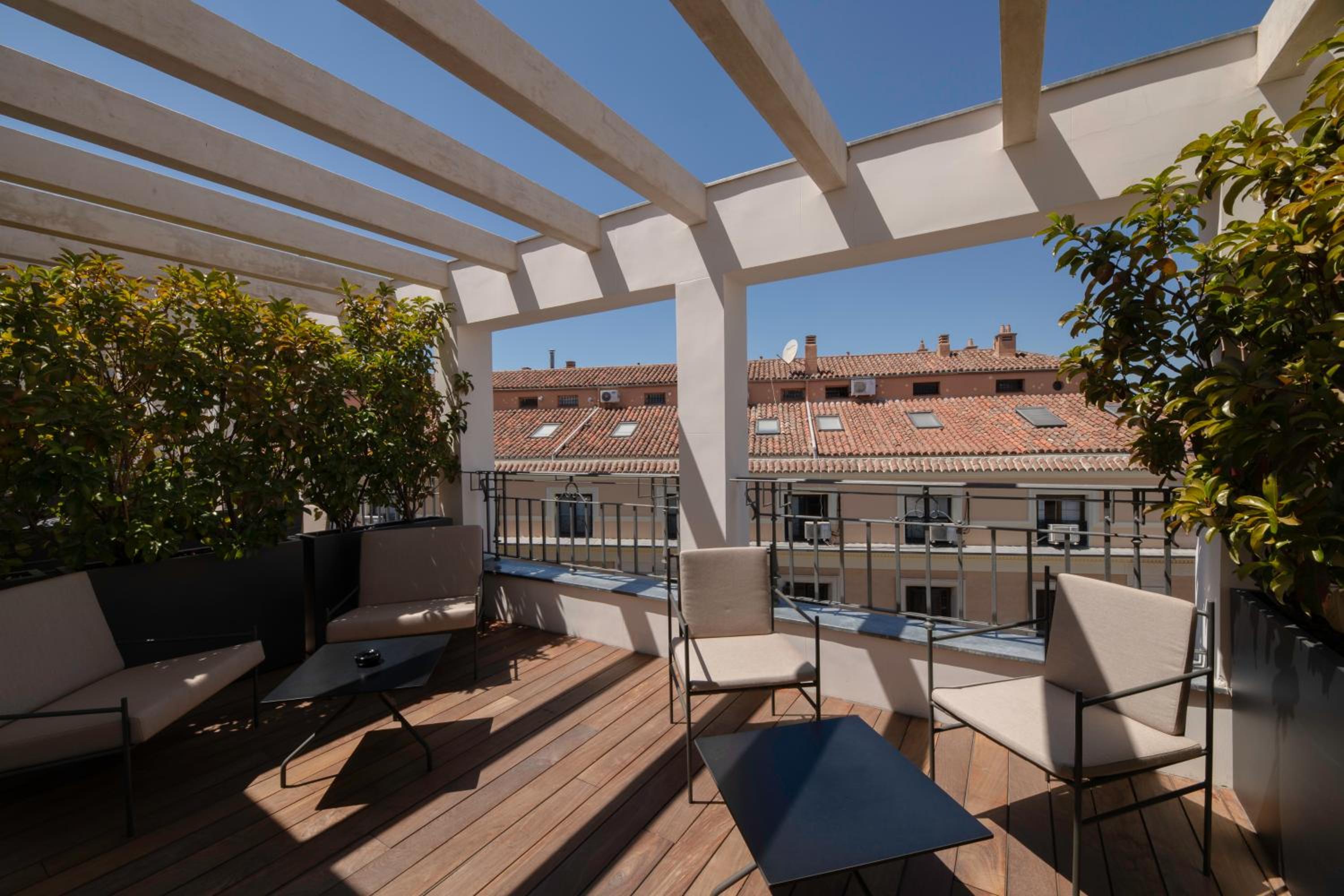 Premium Guest Room with Terrace thumbnail 5