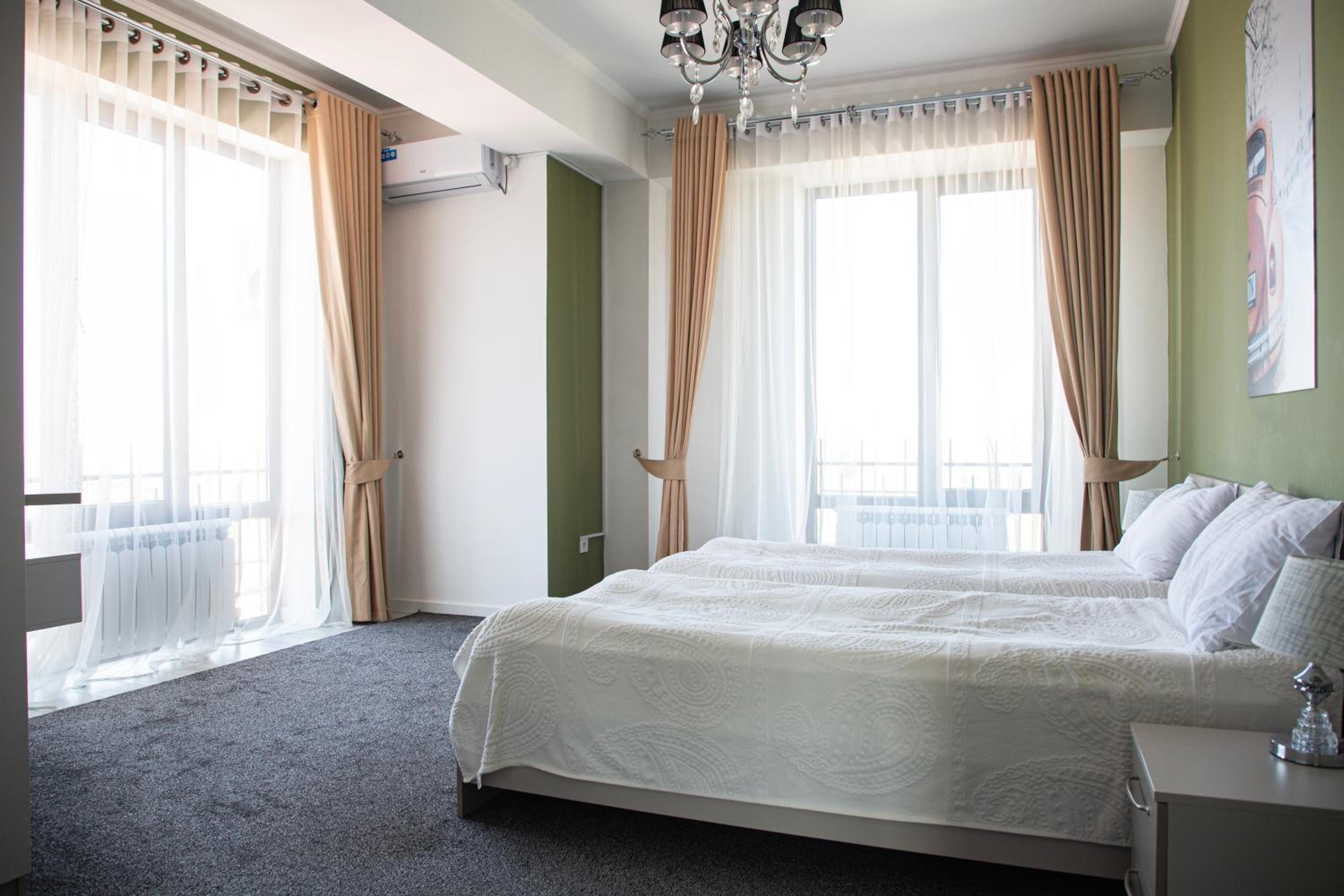 Superior Suite - Photo 9