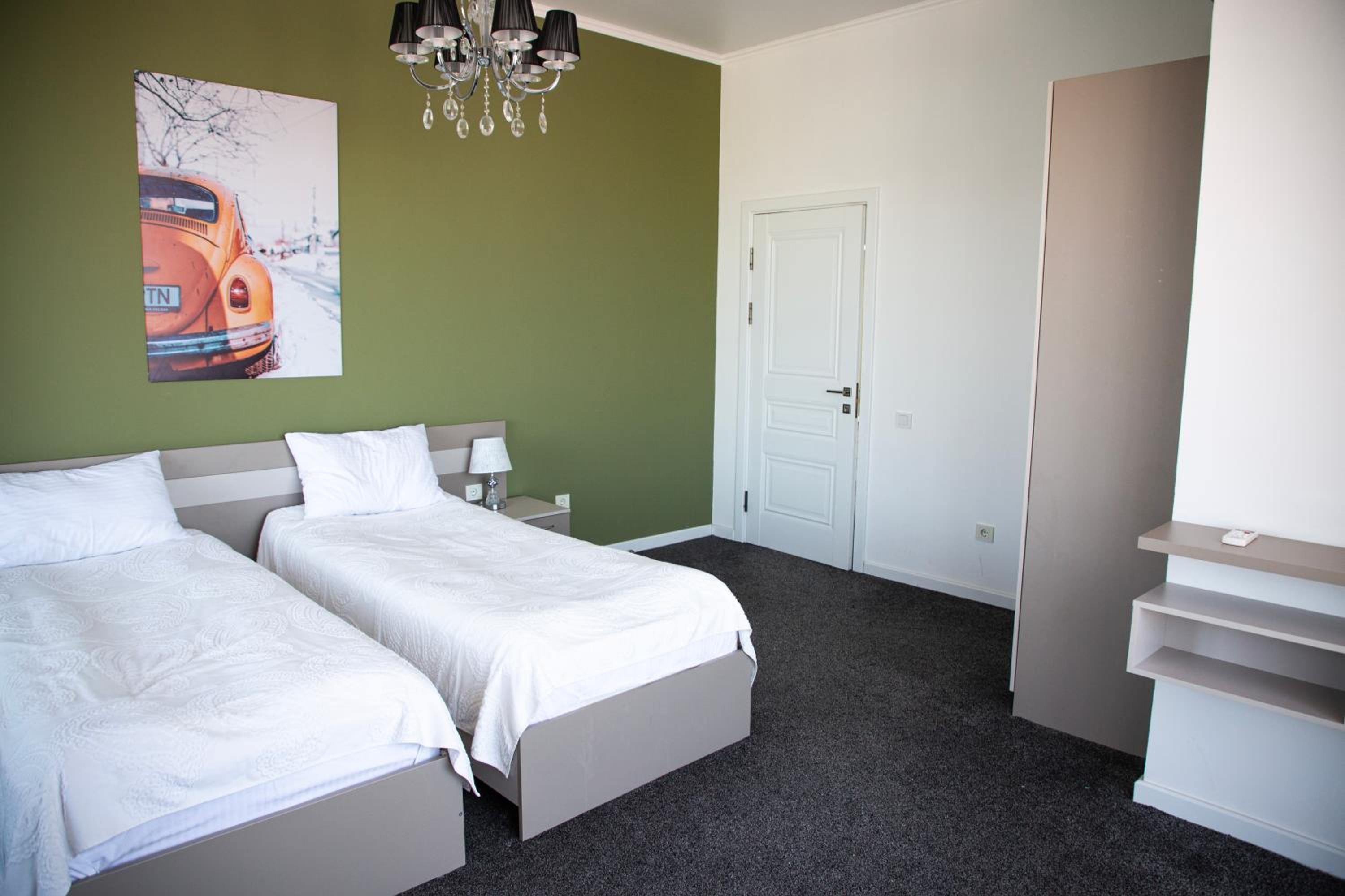 Superior Suite - Photo 11