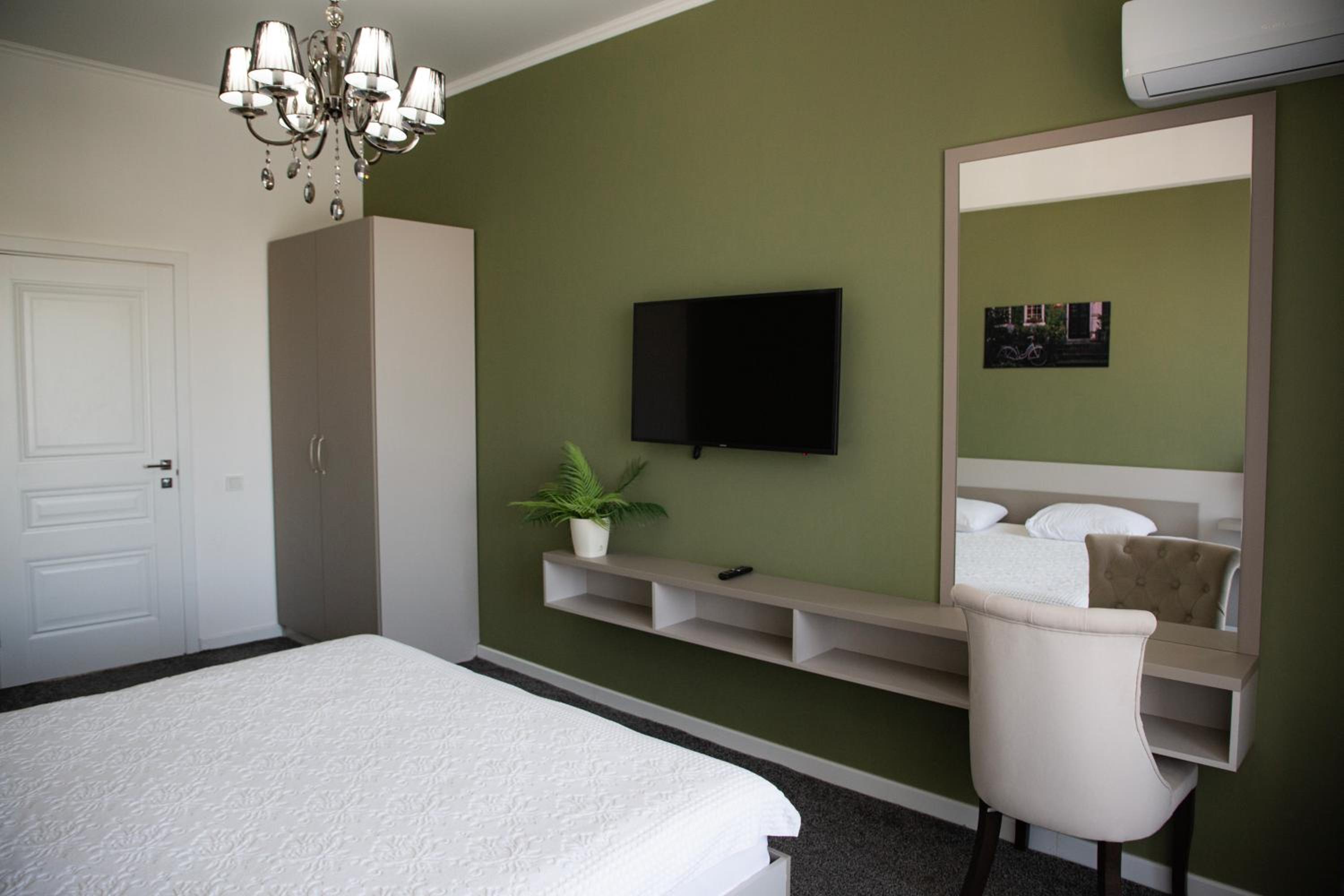 Superior Suite - Photo 12