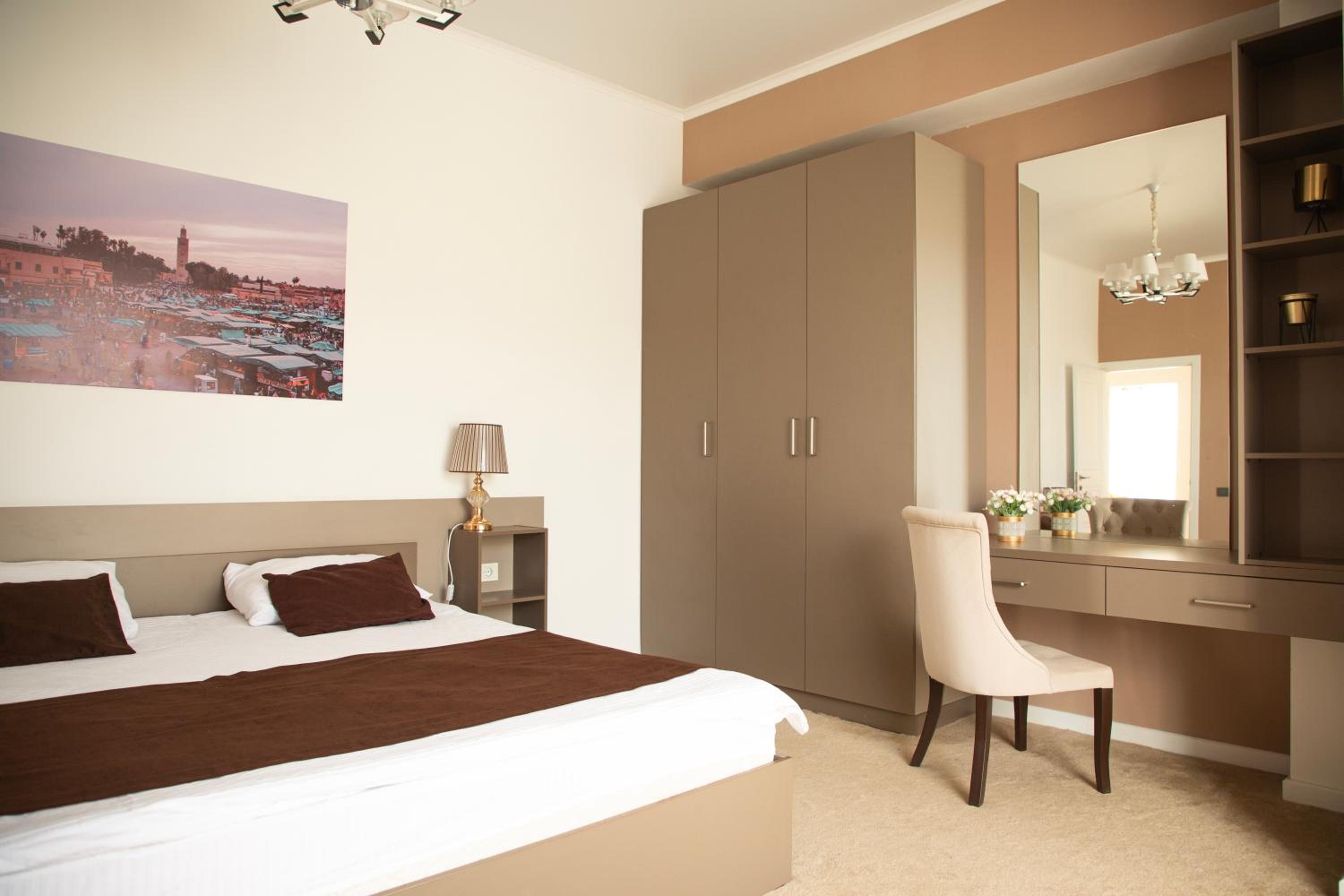 One-Bedroom Suite - Photo 1