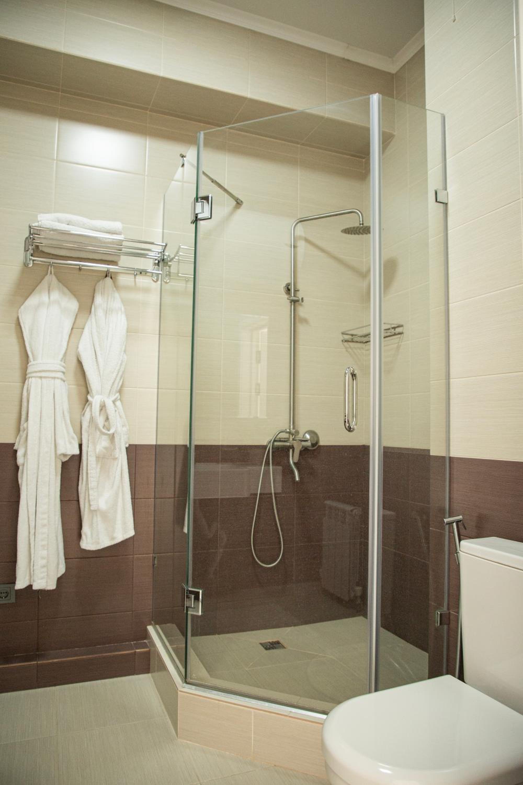 One-Bedroom Suite - Photo 10