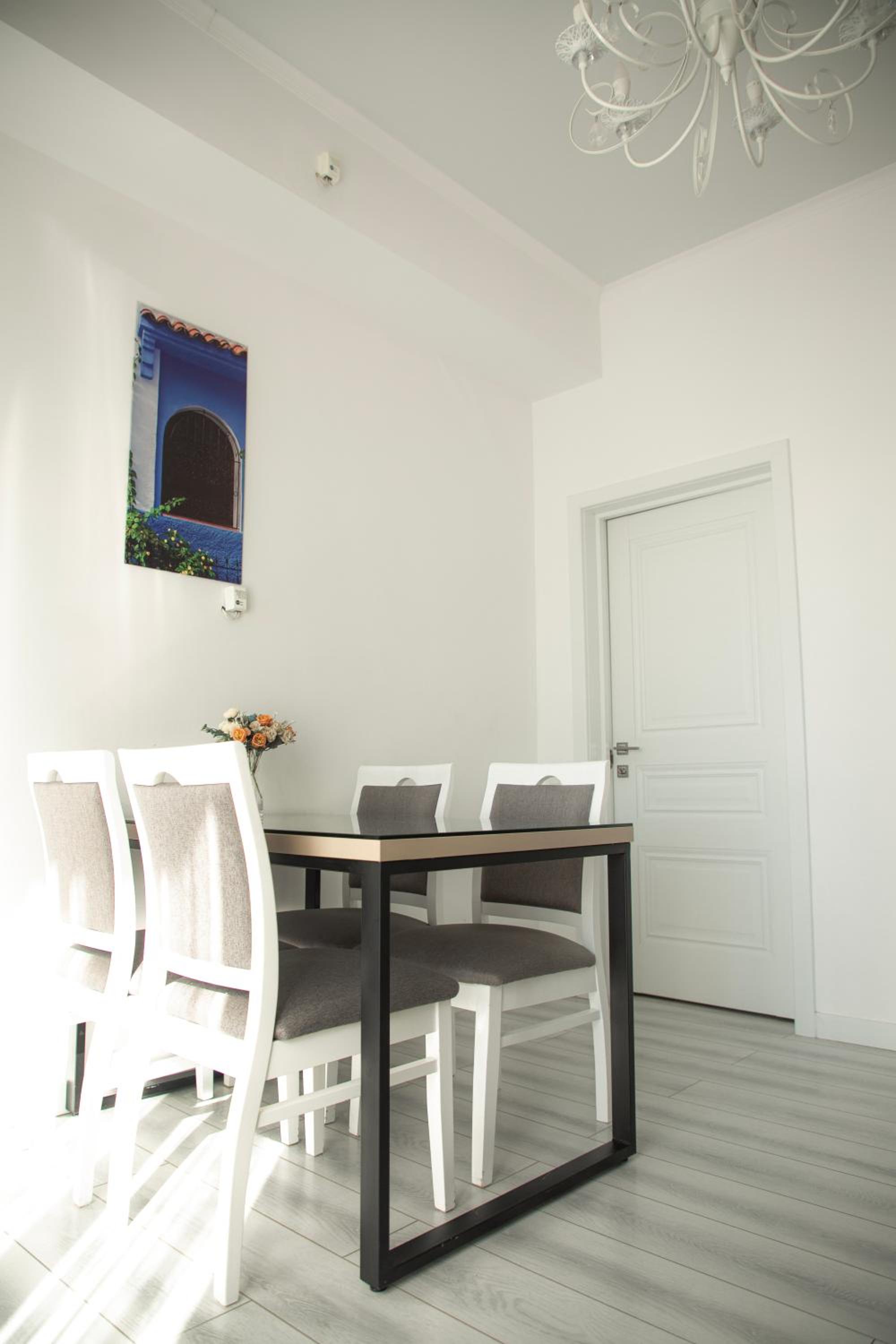 Two-Bedroom Suite - Photo 3