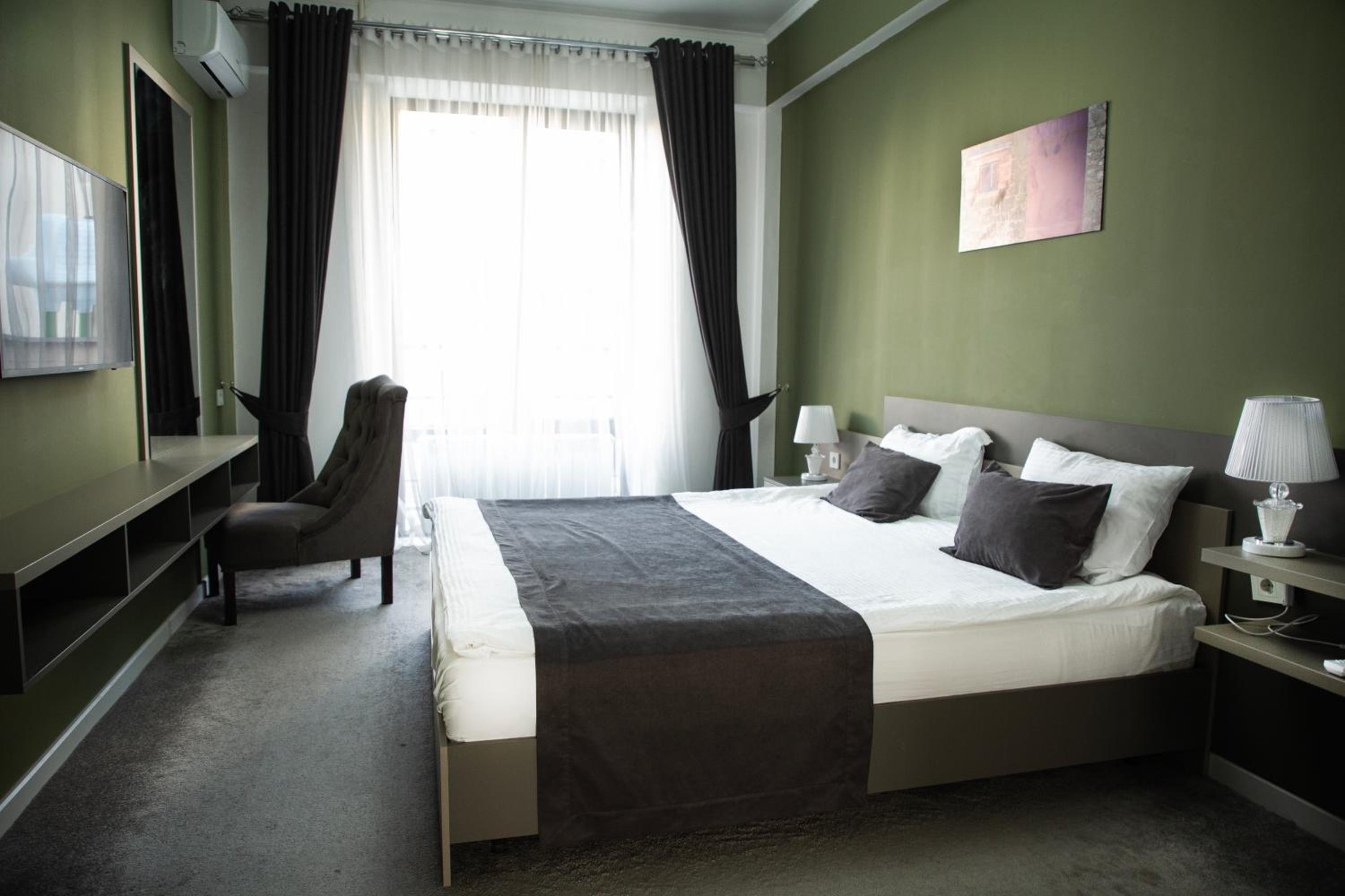 Two-Bedroom Suite - Photo 13