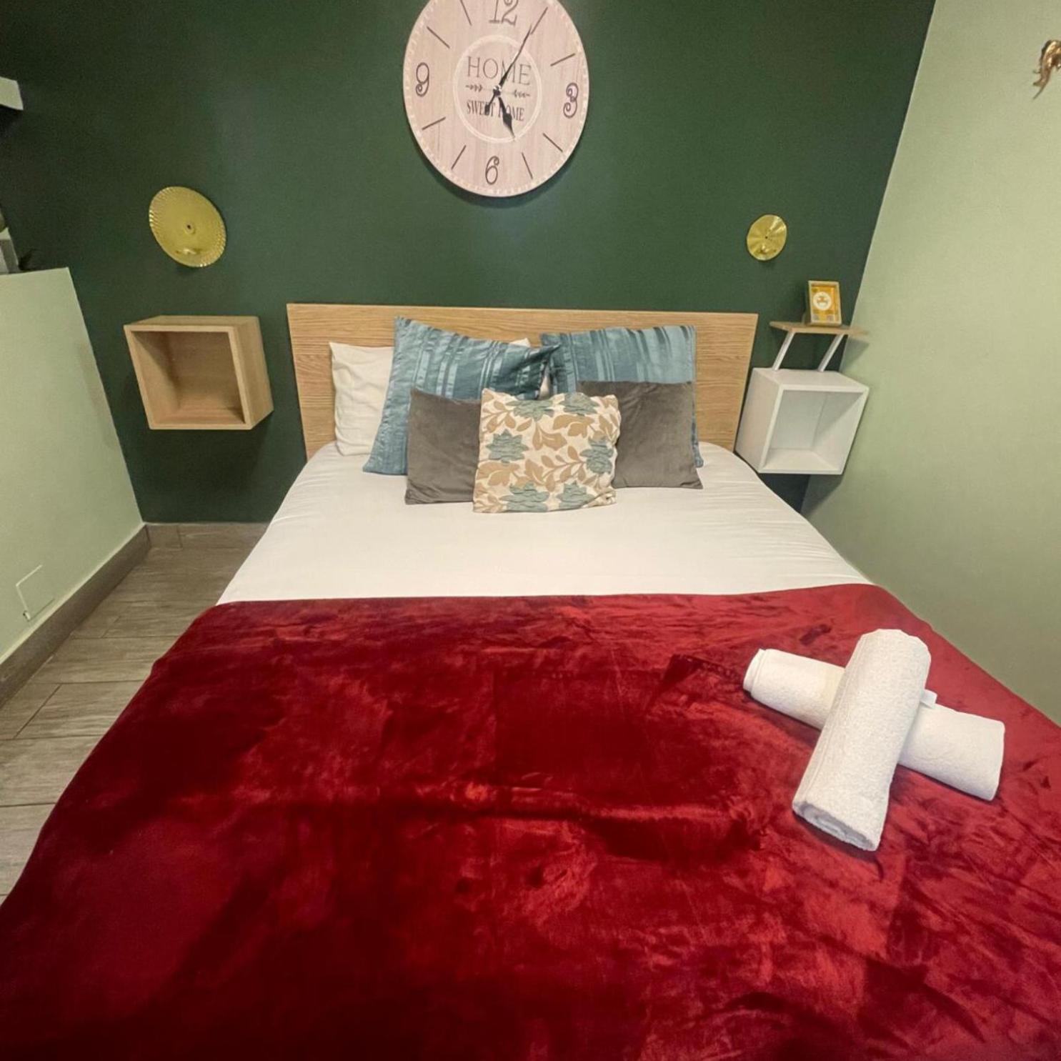 Apartamento de una habitación con balcón