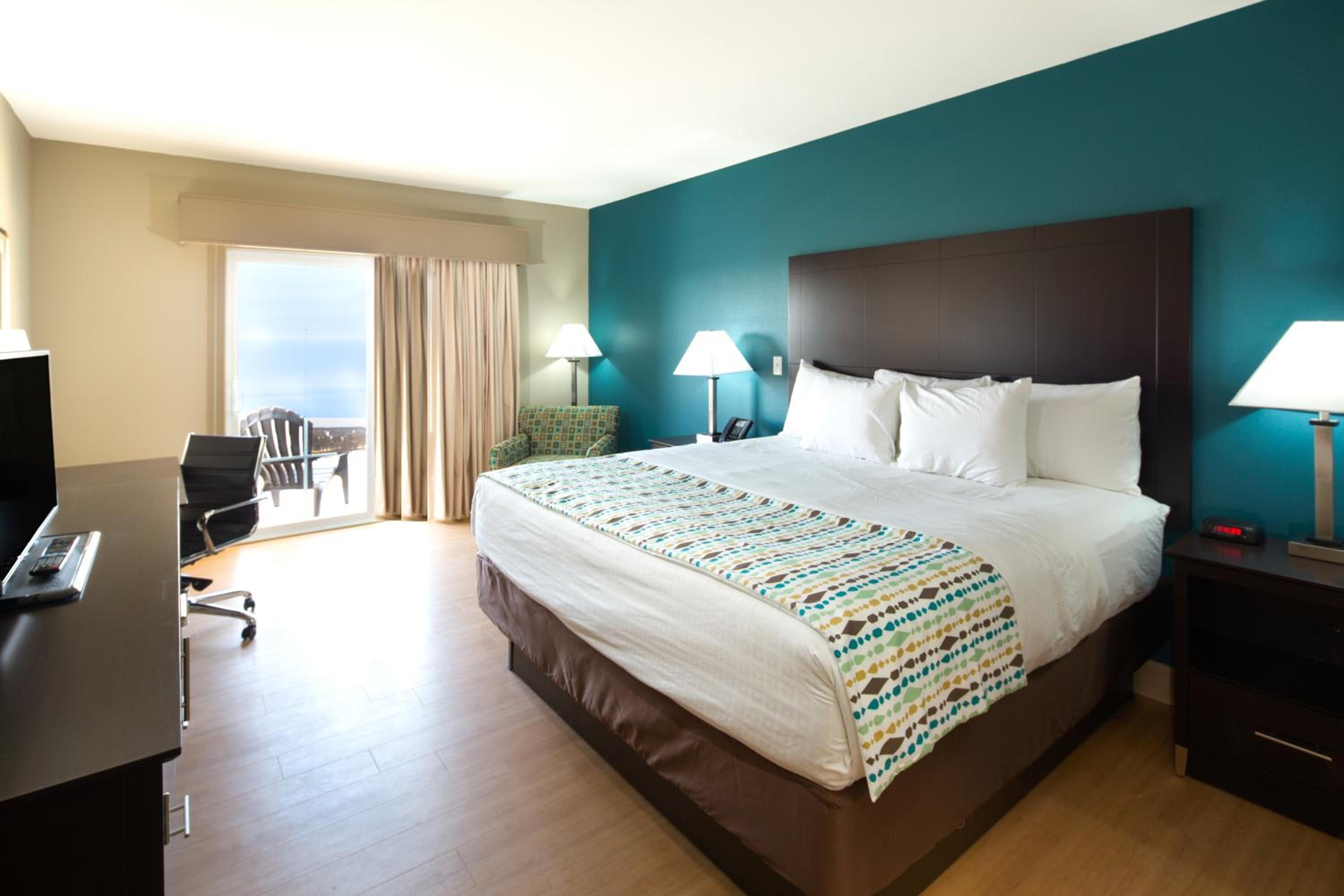 Standard King Room photo 1