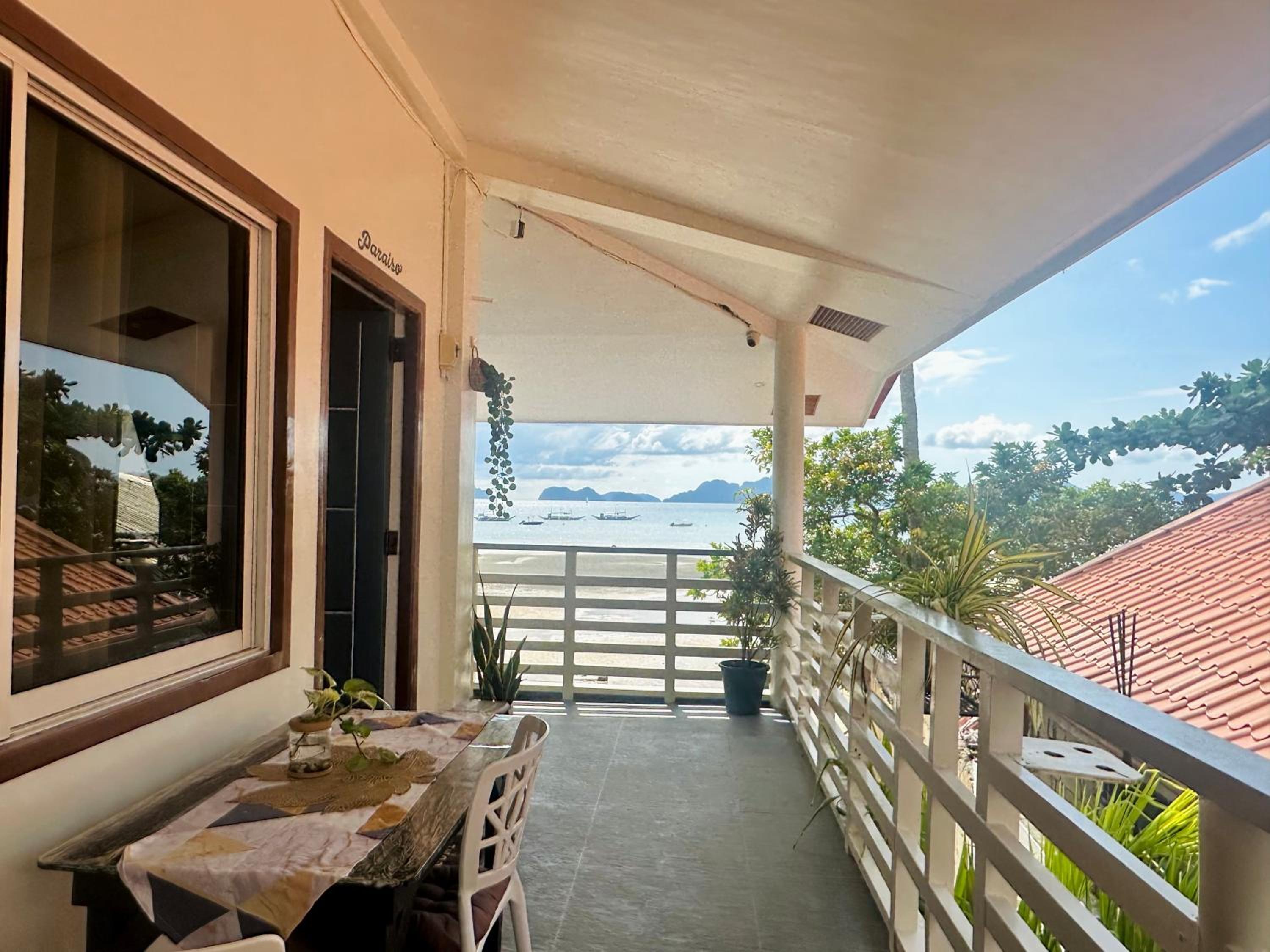 Deluxe Double Room with Side Sea View - Photo 9