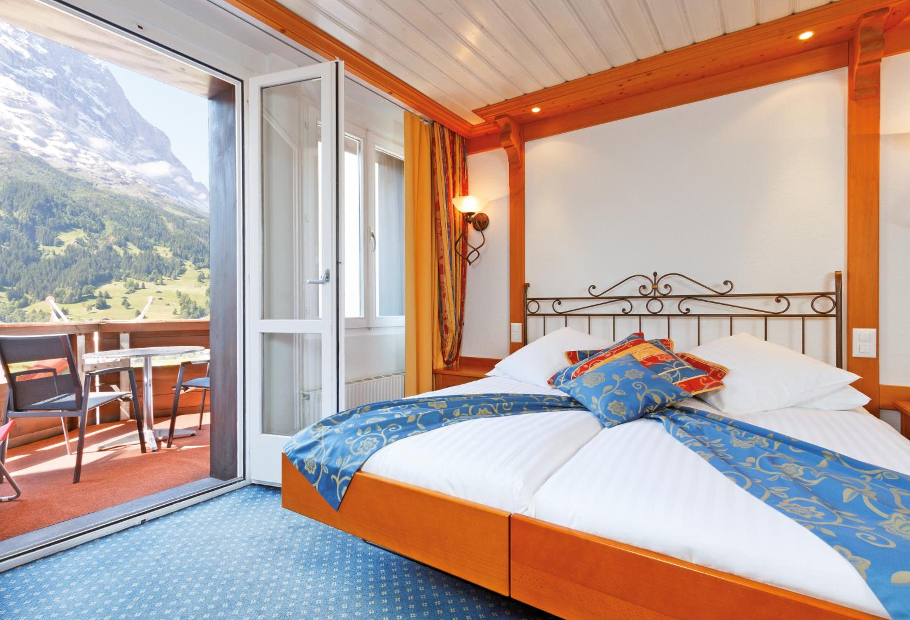 Double Room Comfort Plus with Sitting Corner and Balcony thumbnail 5