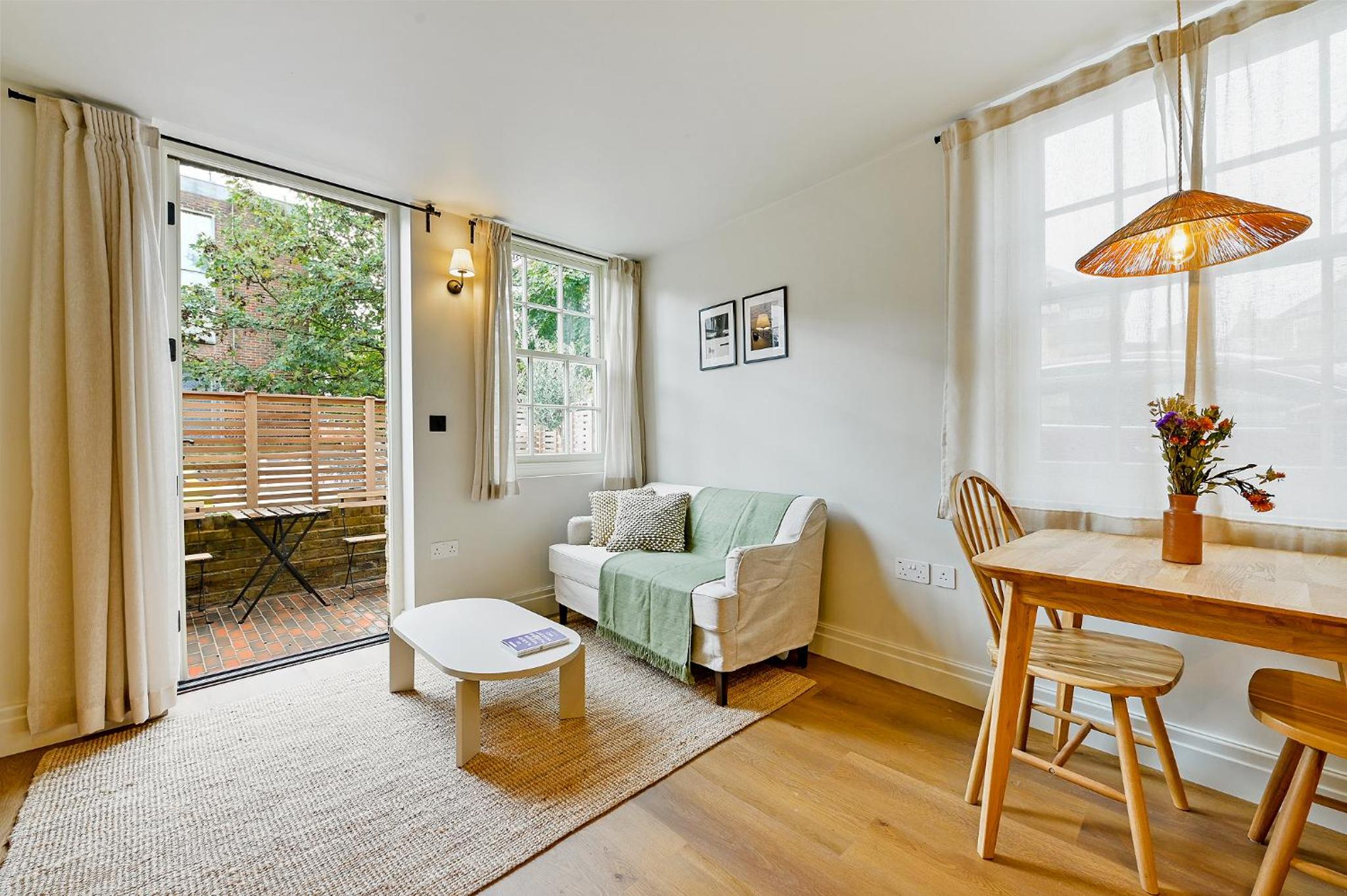 One-Bedroom Deluxe Apartment
