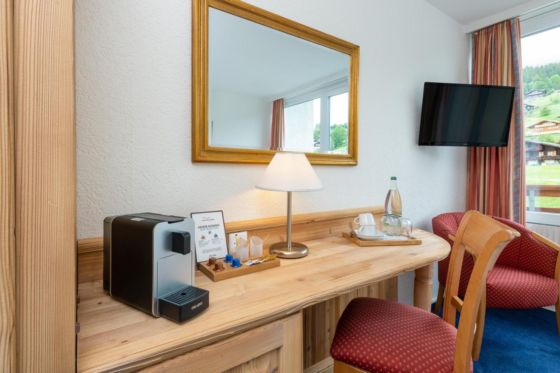 Cozy Double Room North Facing thumbnail 5