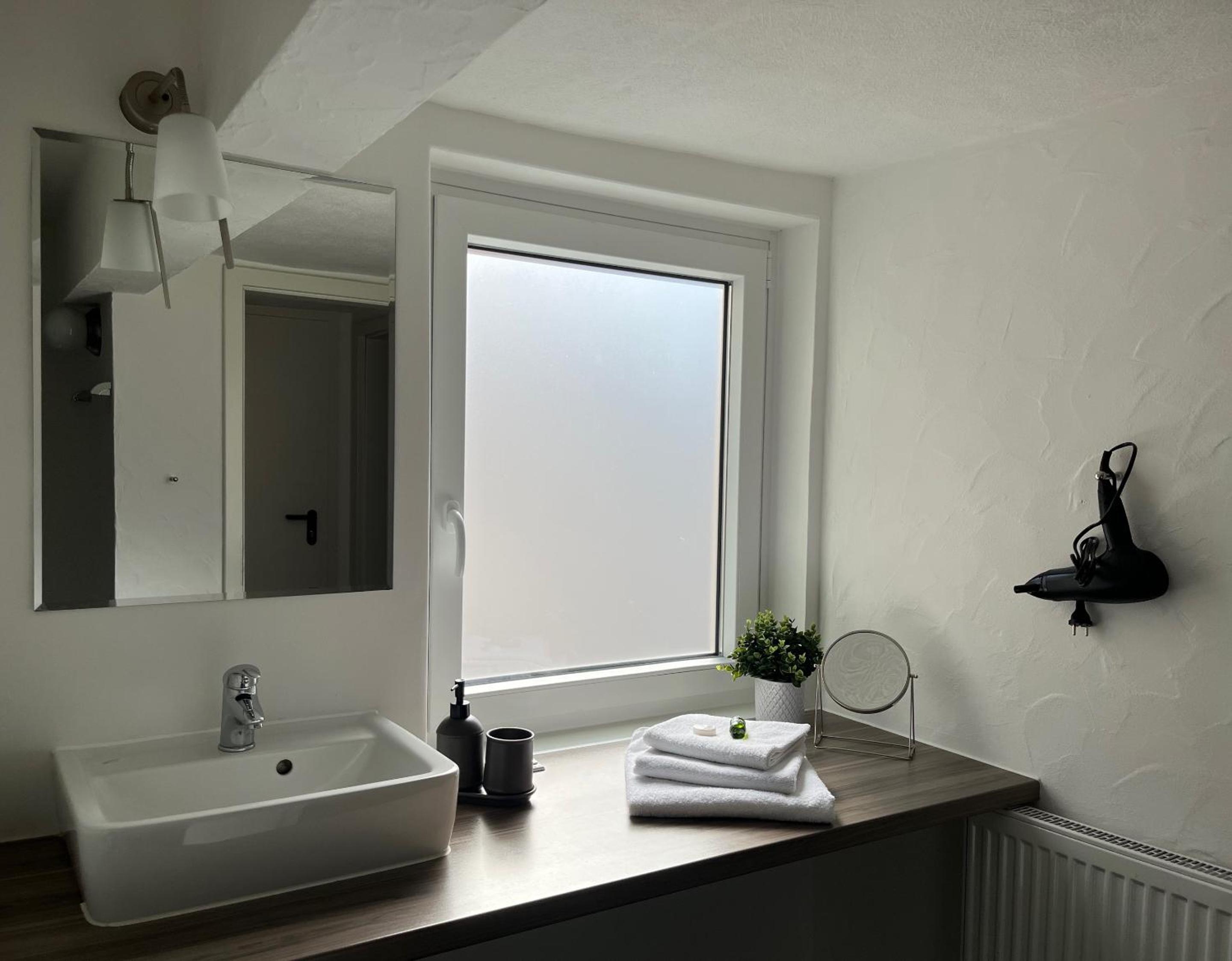 Small Single Room photo 3