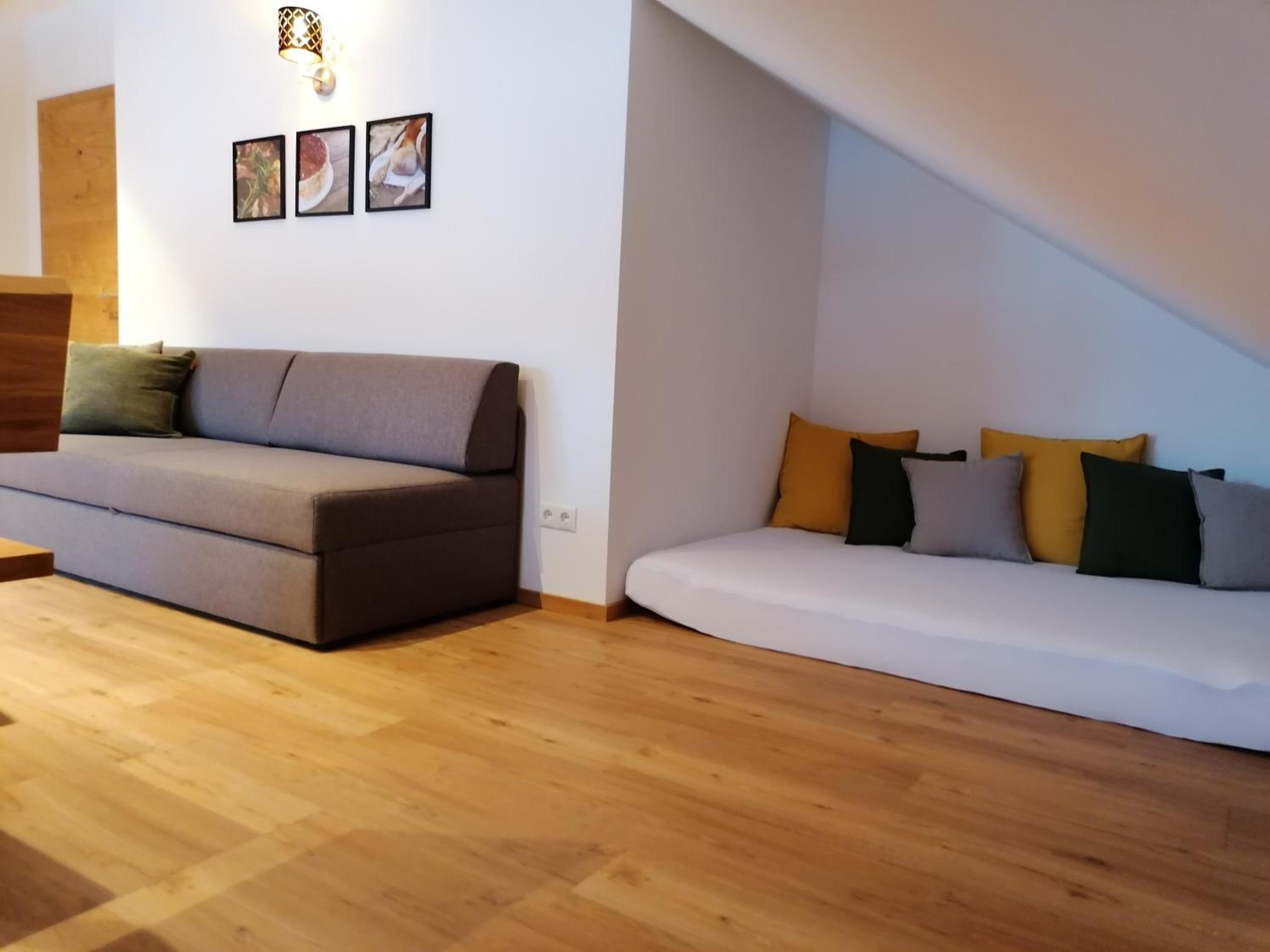 Two-Bedroom Apartment with Balcony photo 3