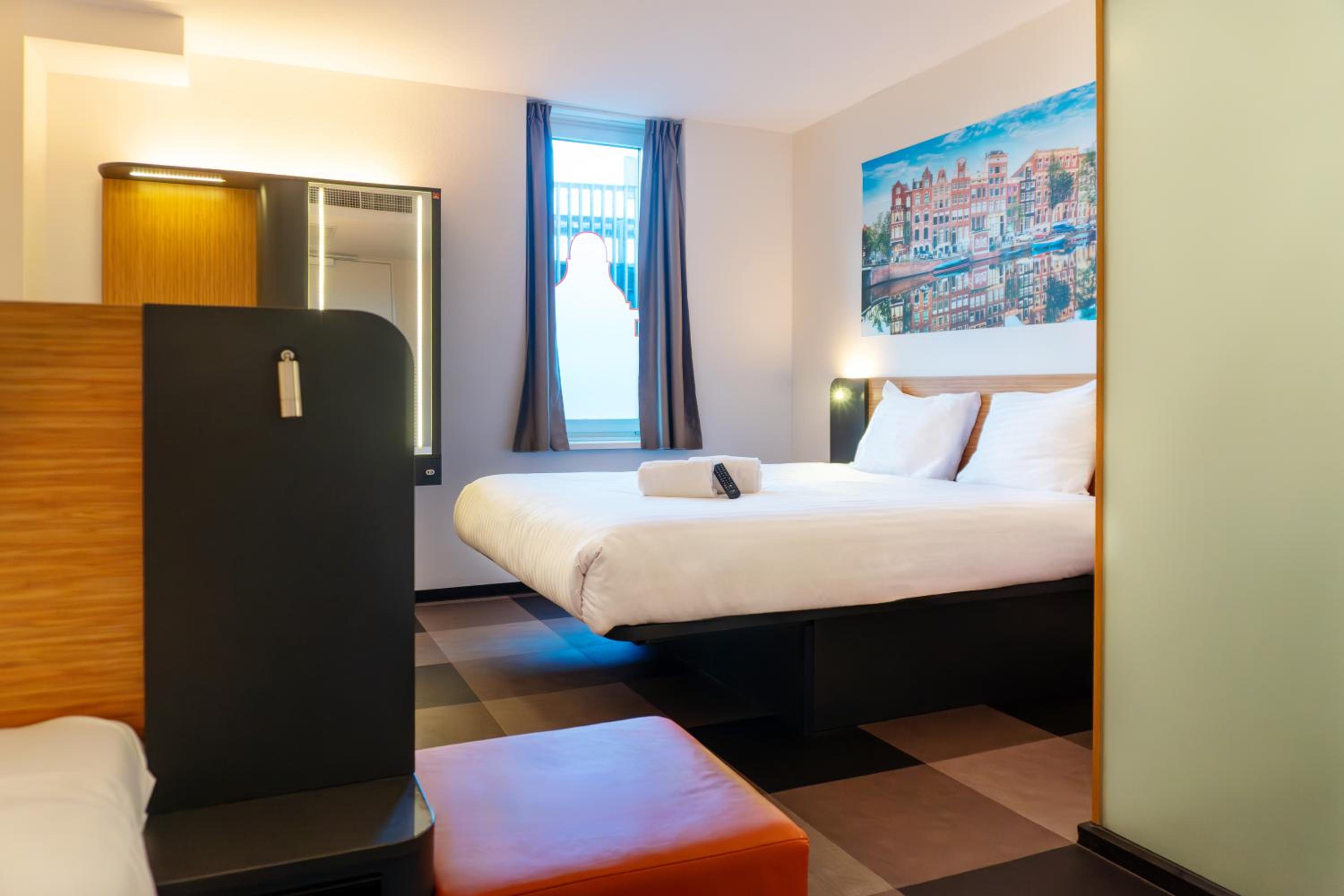 Quadruple Room - Disability Access photo 1