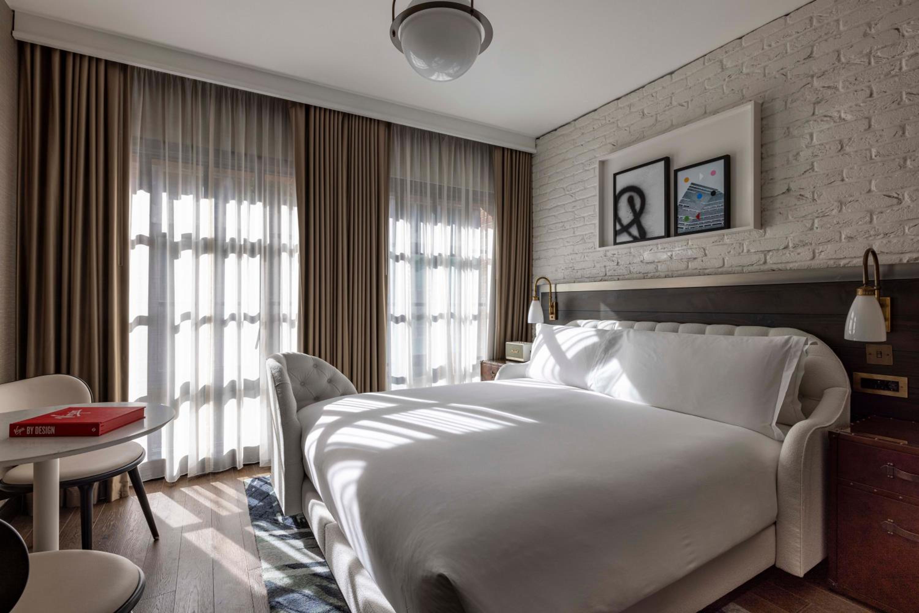 Deluxe Family Suite photo 2