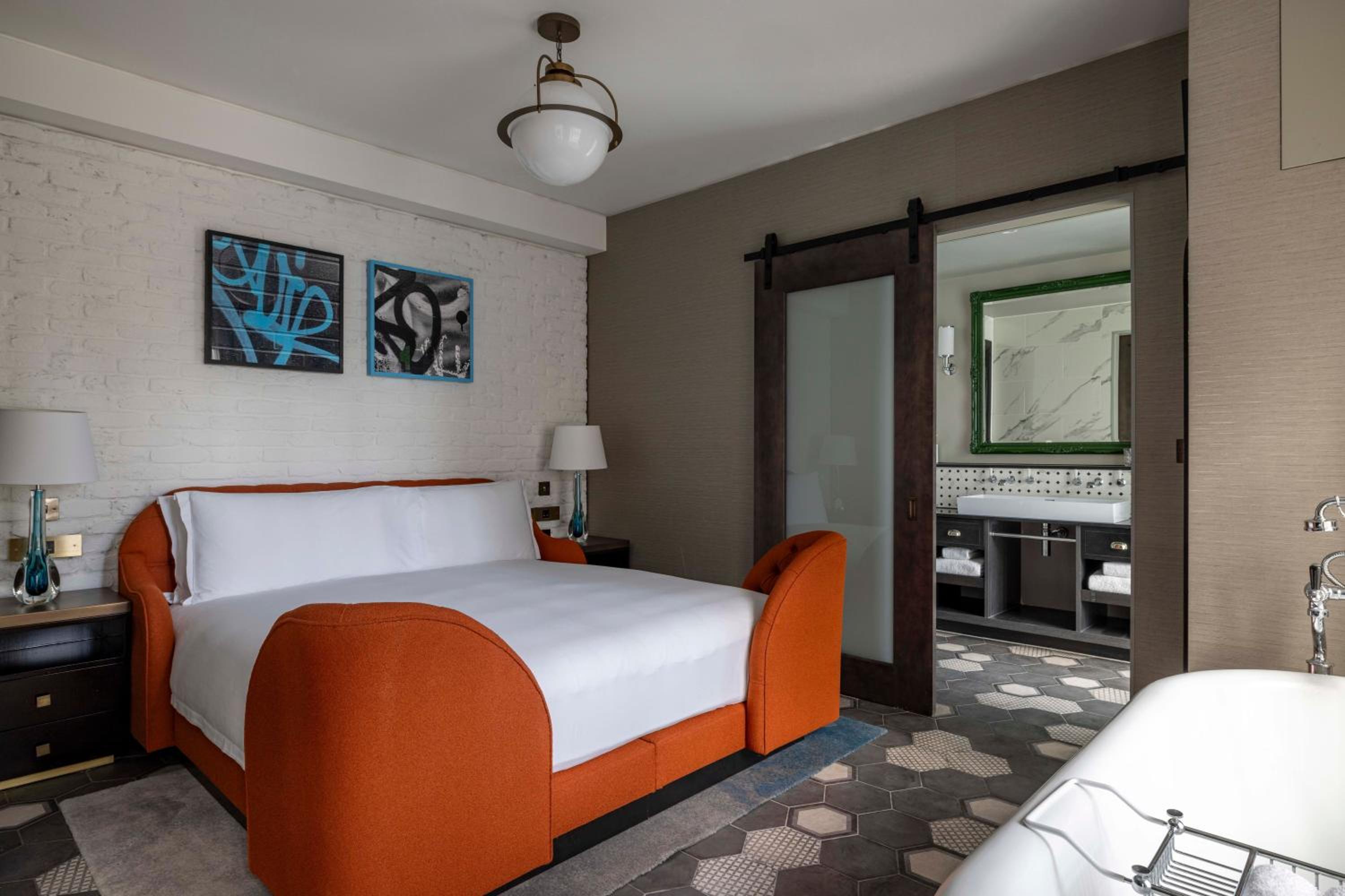 Deluxe One-Bedroom Suite