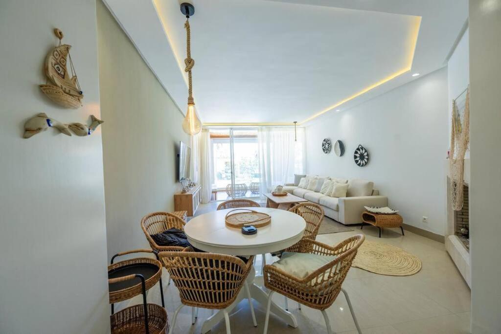 Two-Bedroom Deluxe Apartment with Ocean View photo 2
