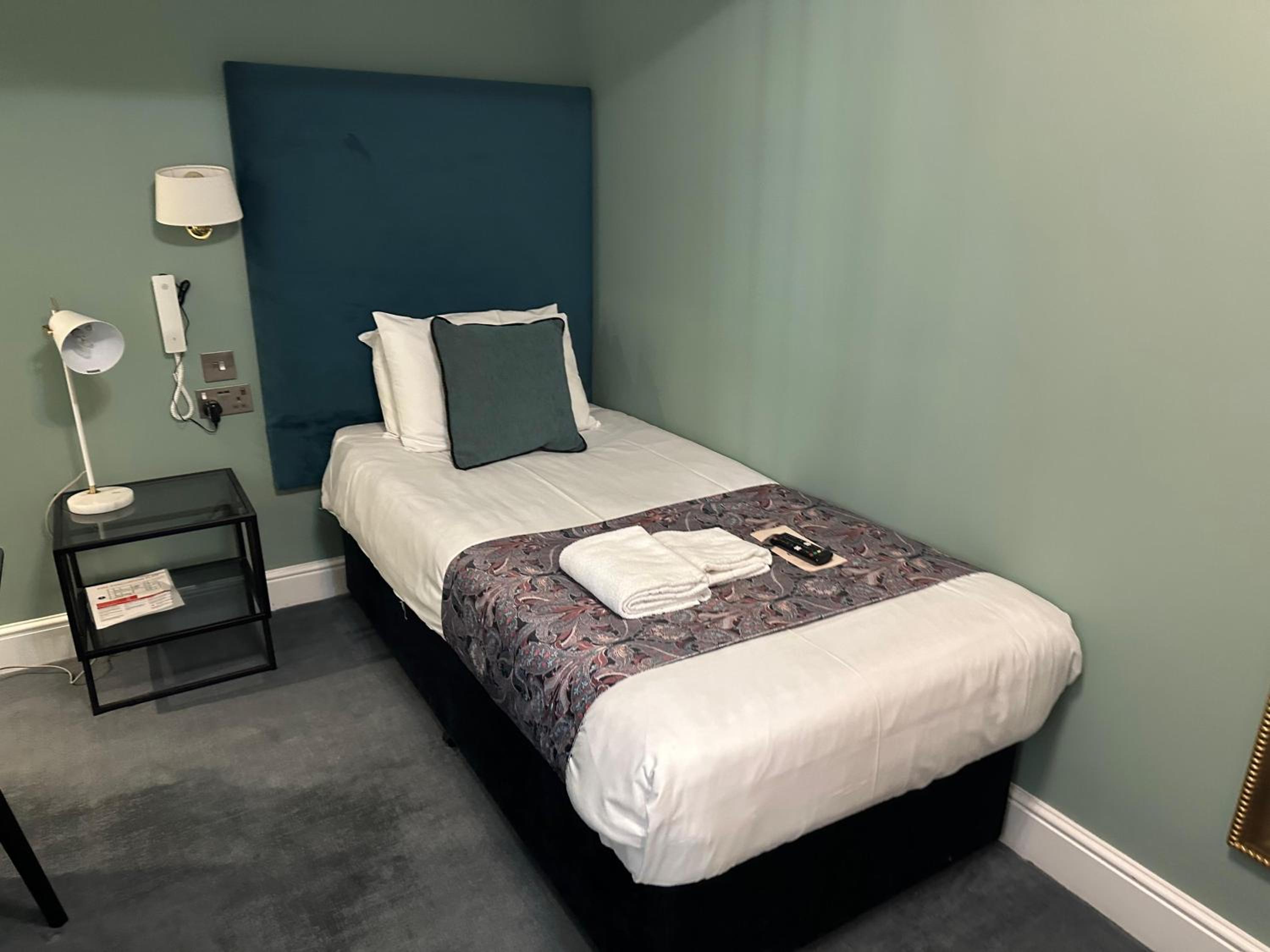 Deluxe Single Room