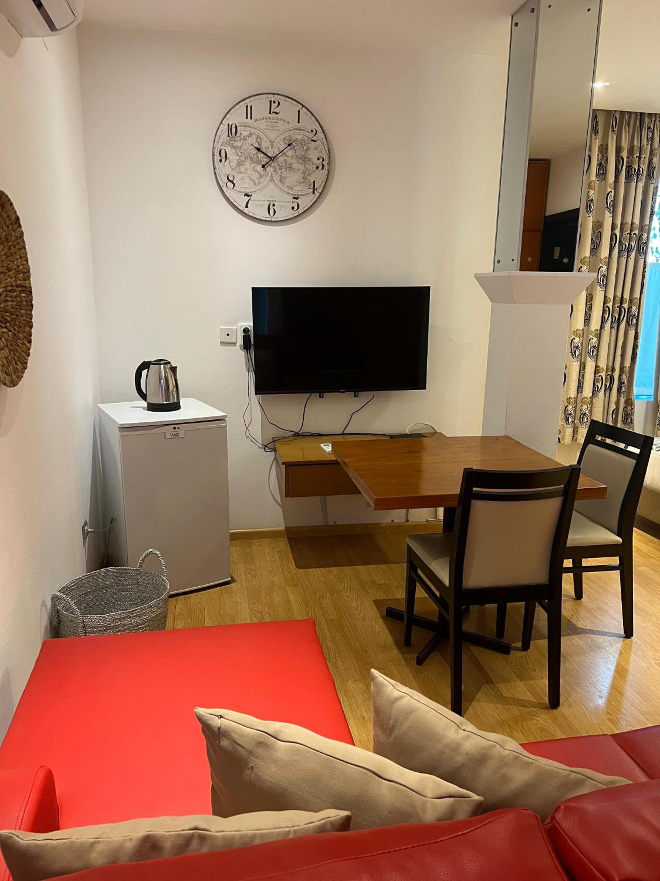 Deluxe King Suite