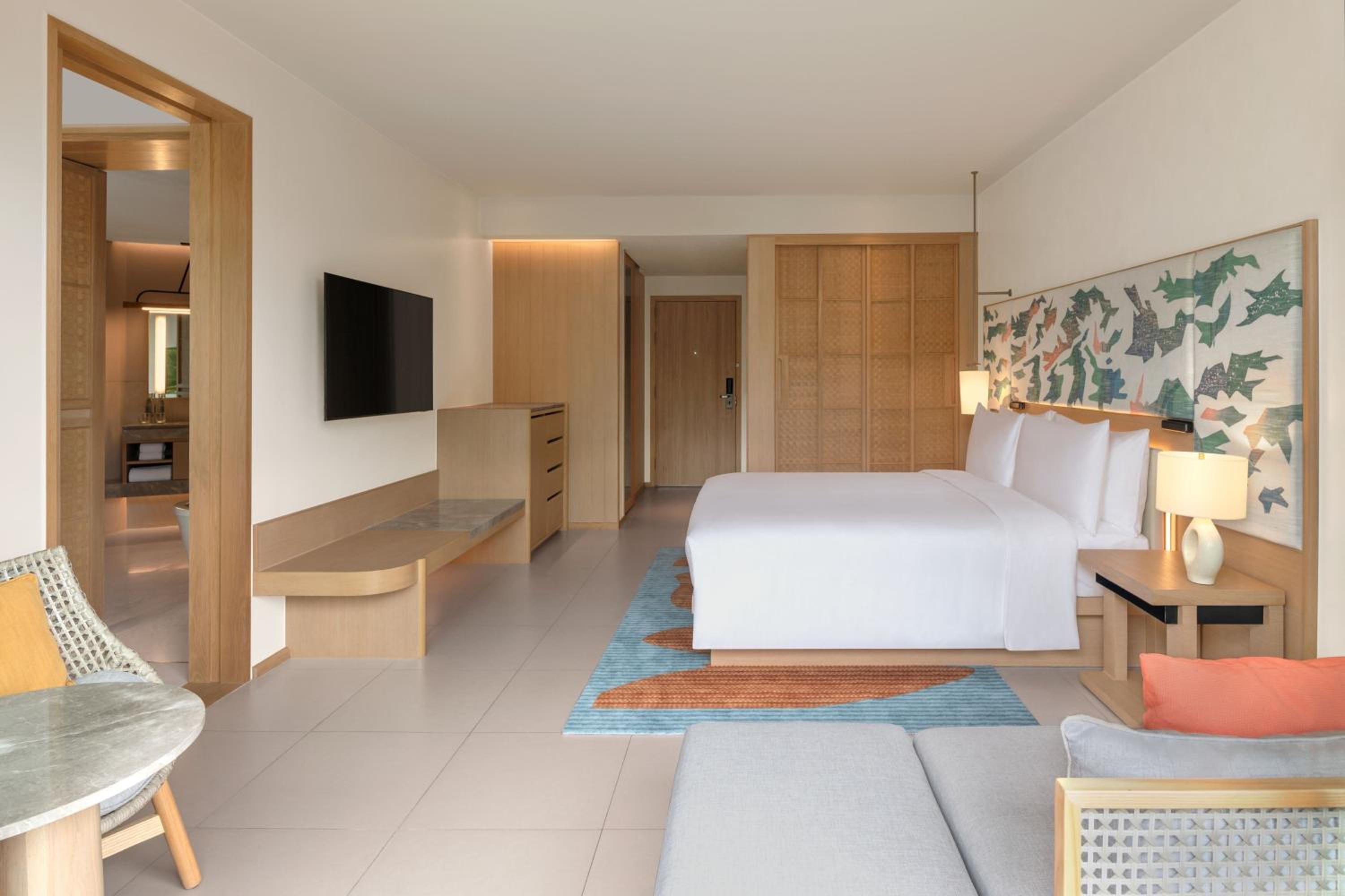 Two-Bedroom Suite with One King Bed and Two Double Beds - Photo 6