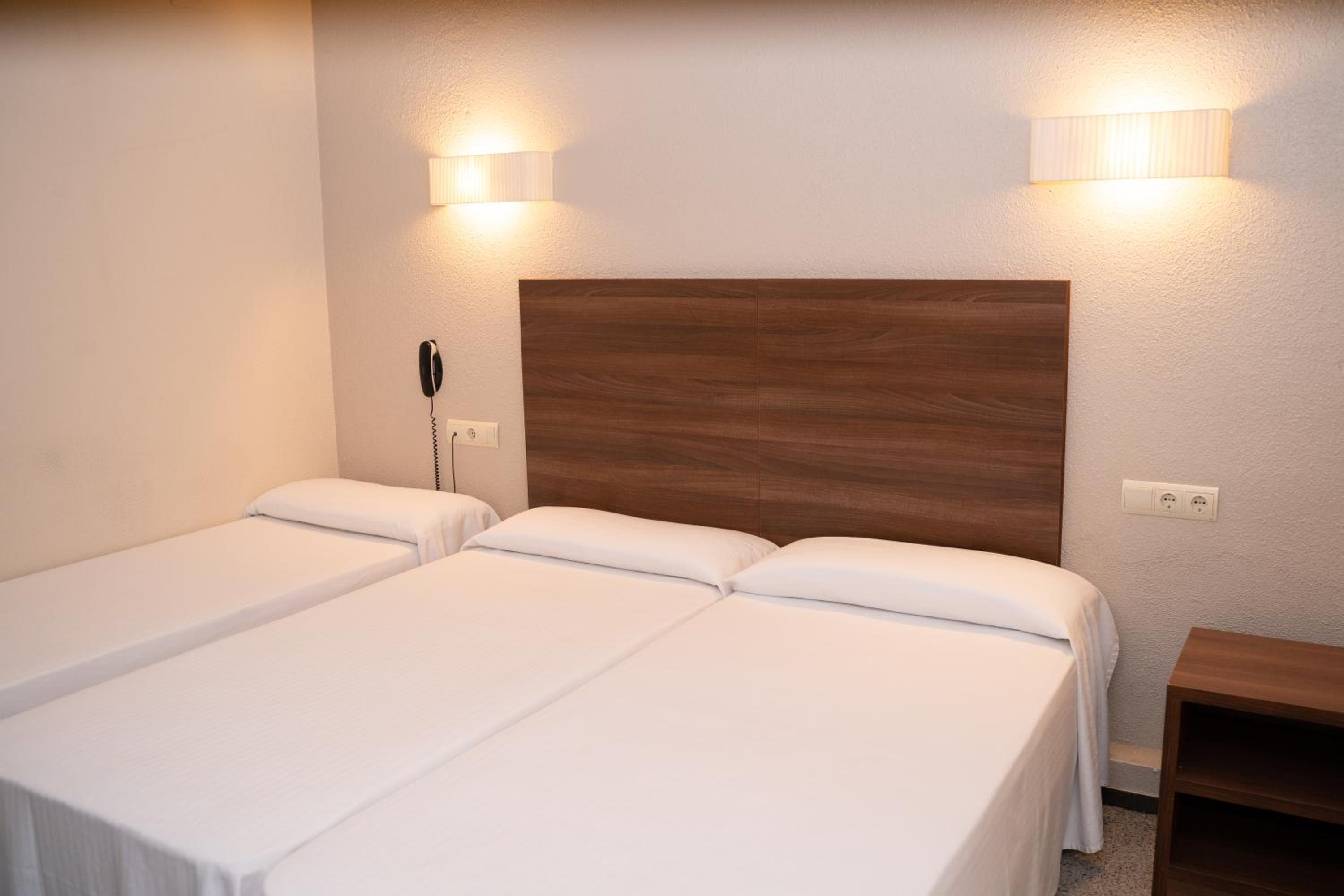 Habitación Triple Clásica (3 adultos)