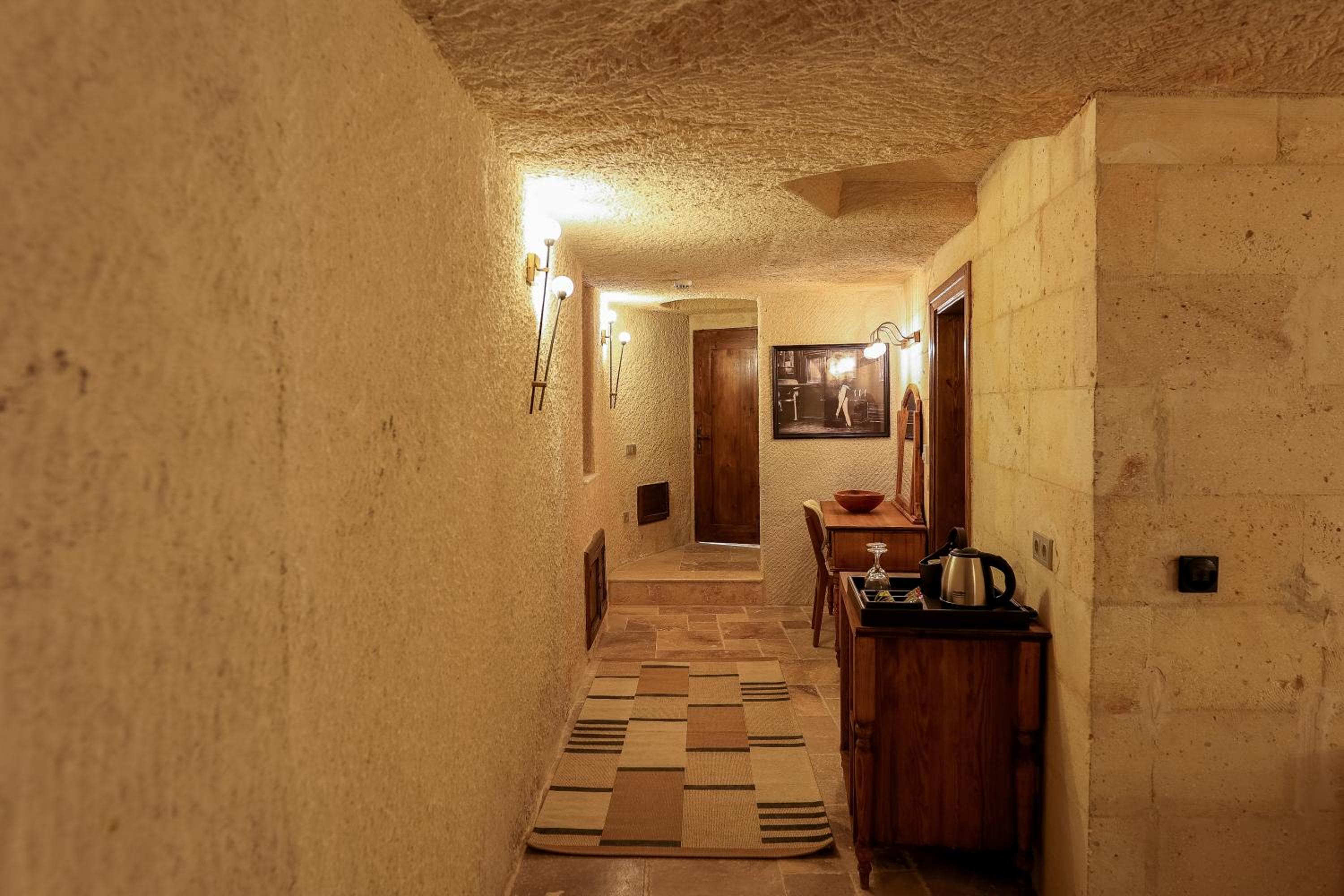 Cave Room  - Photo 6