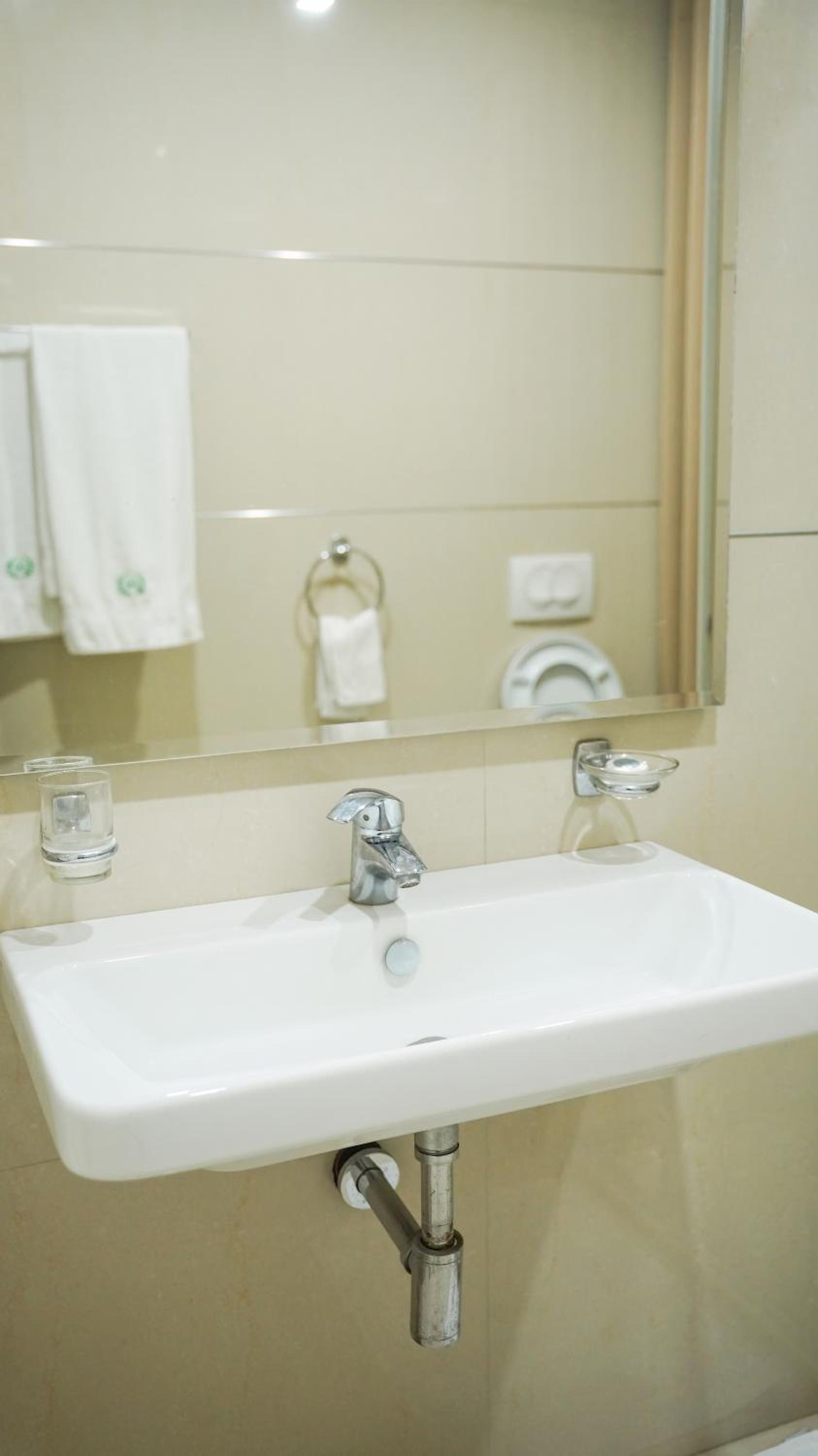 Standard Double or Twin Room photo 1