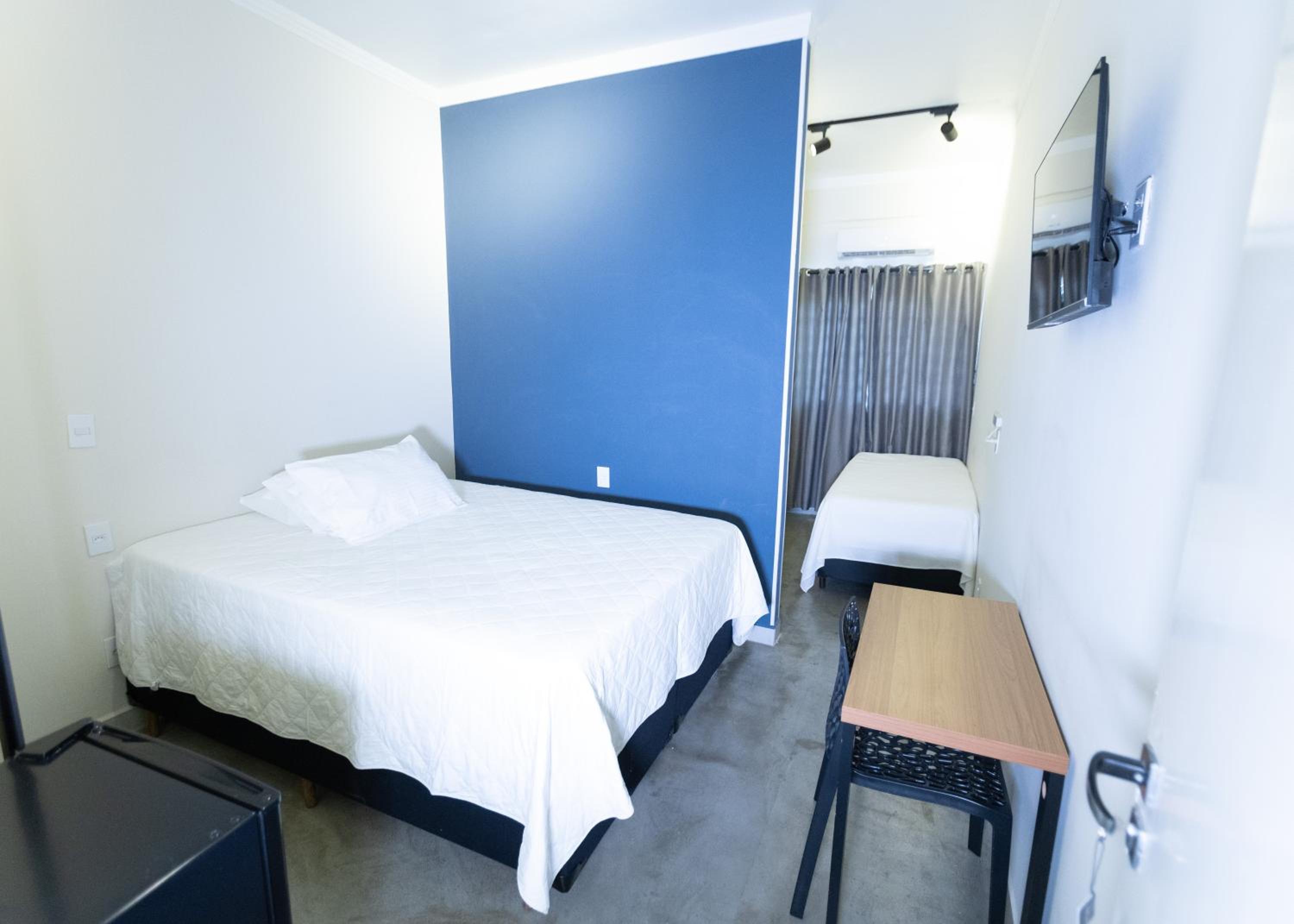 Deluxe Queen Suite