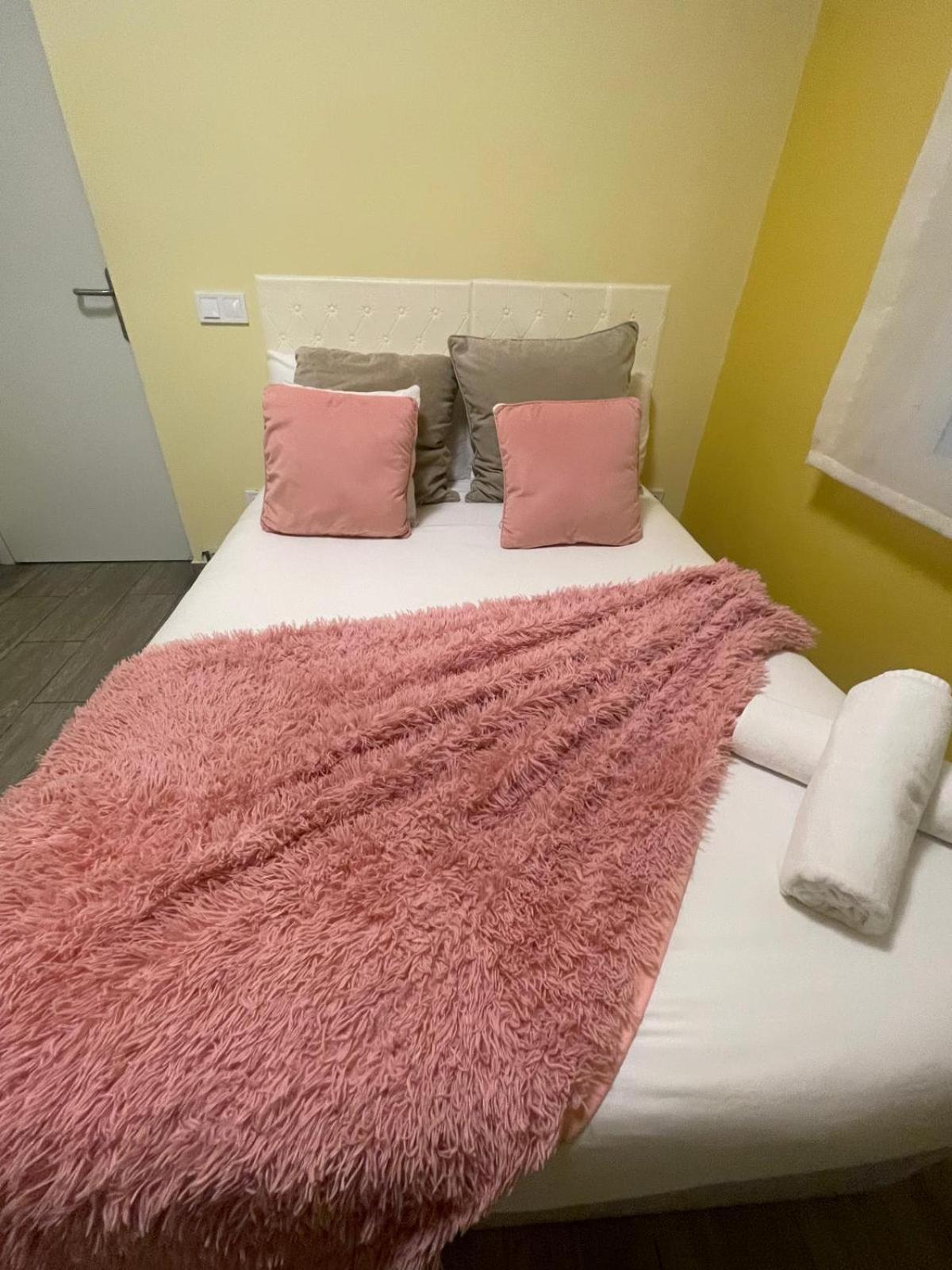 Apartamento de una habitación con balcón