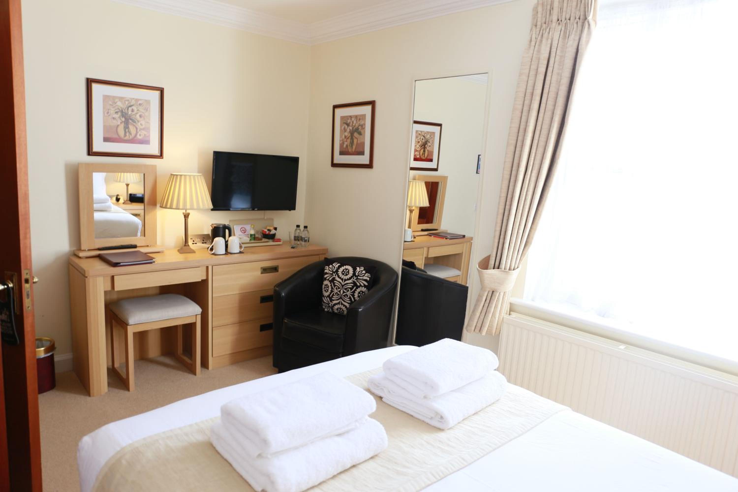 Standard Double Room photo 3