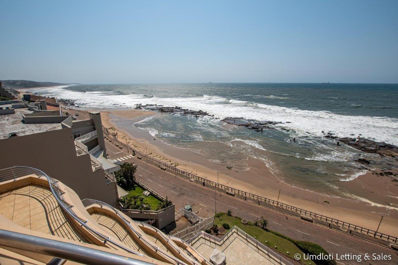 Three-Bedroom Apartment with Ocean View photo 3
