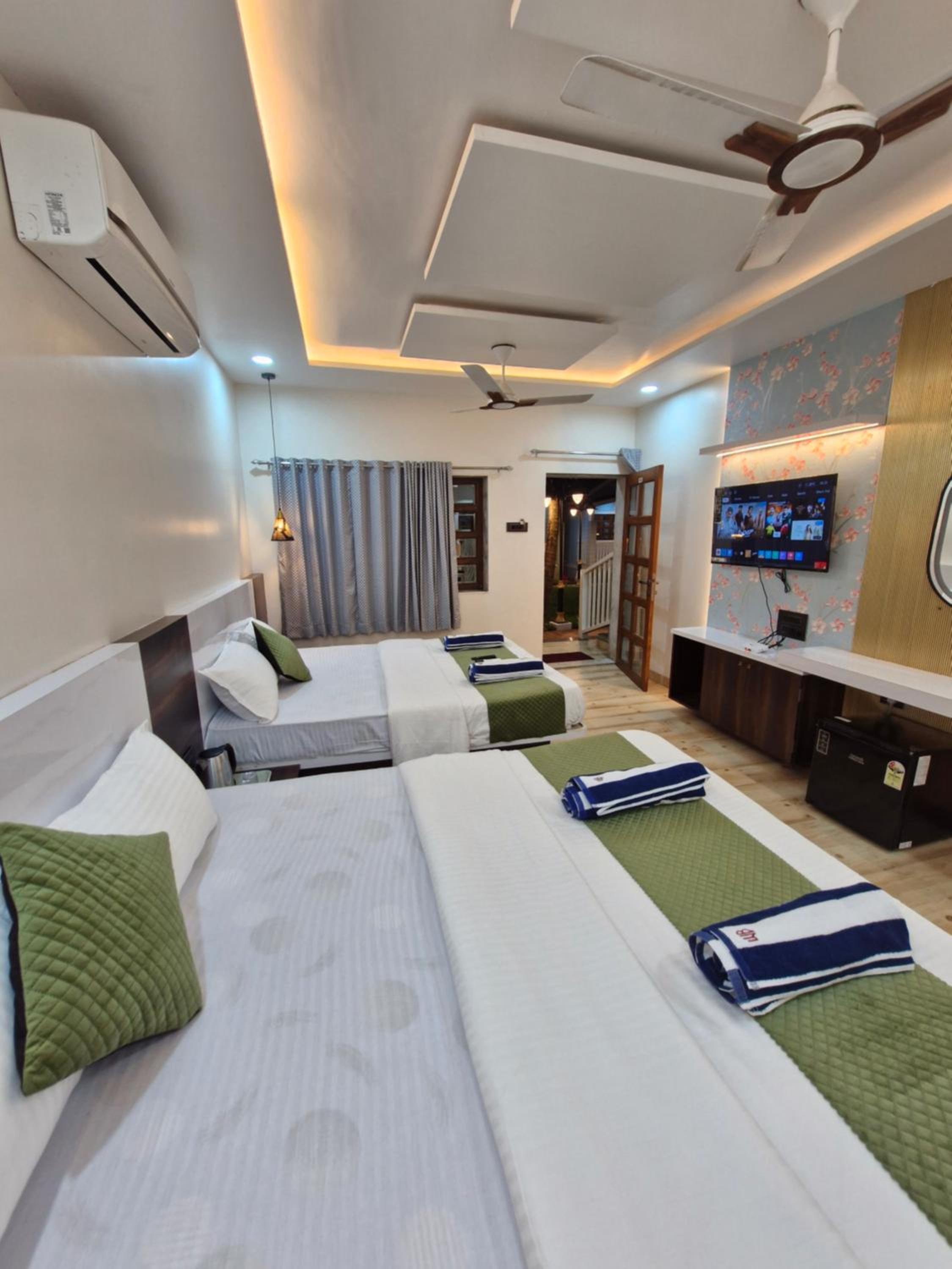 Deluxe Family Room - Photo 4