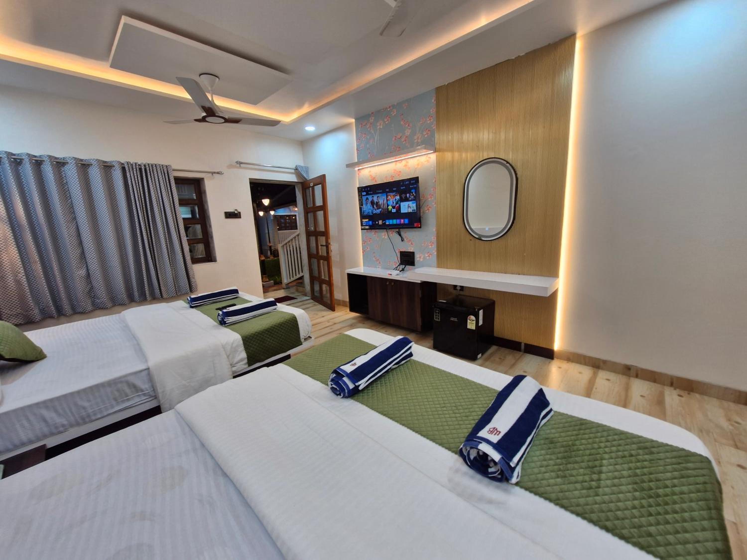 Deluxe Family Room - Photo 6