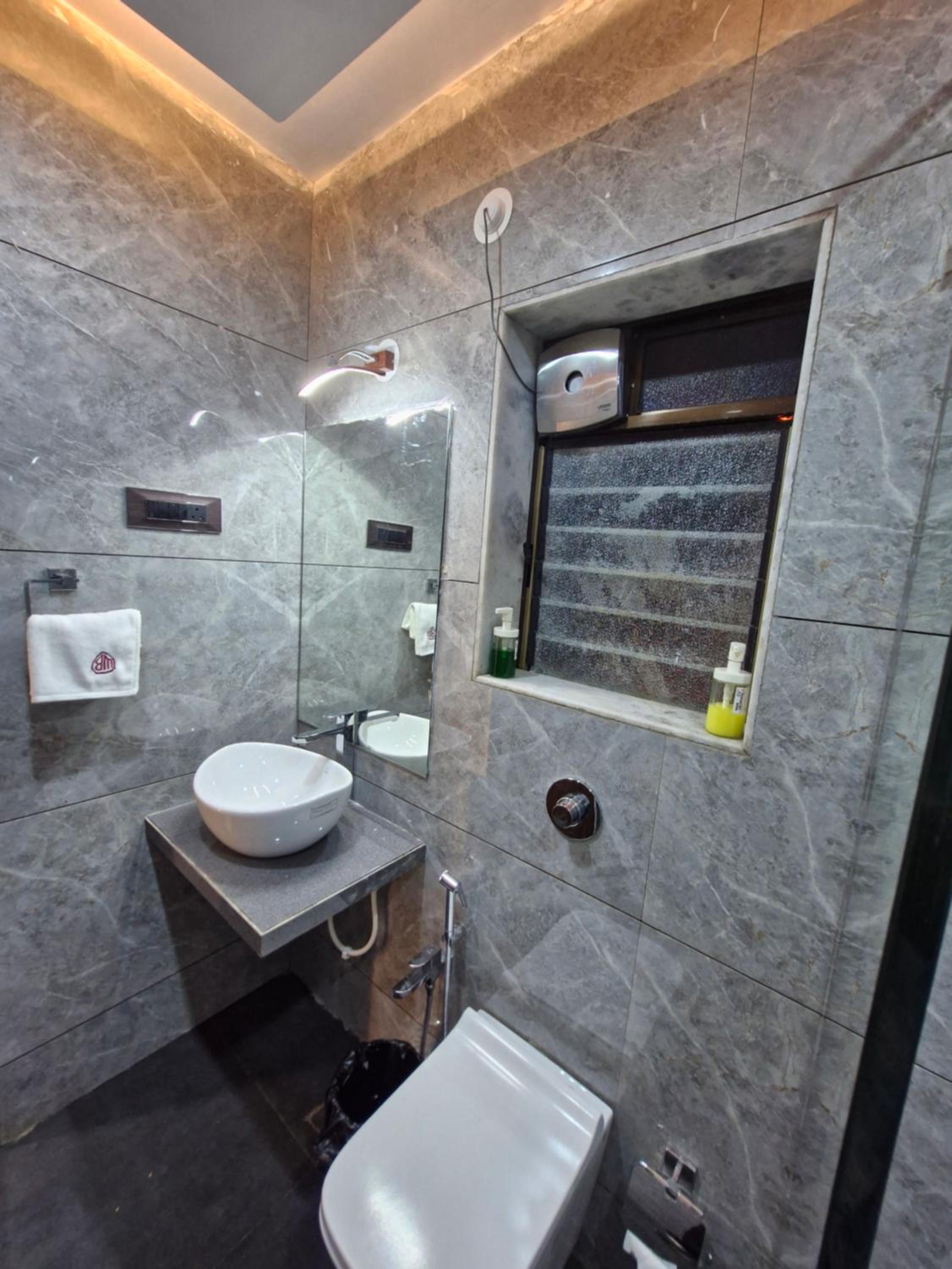 Deluxe Family Room - Photo 11