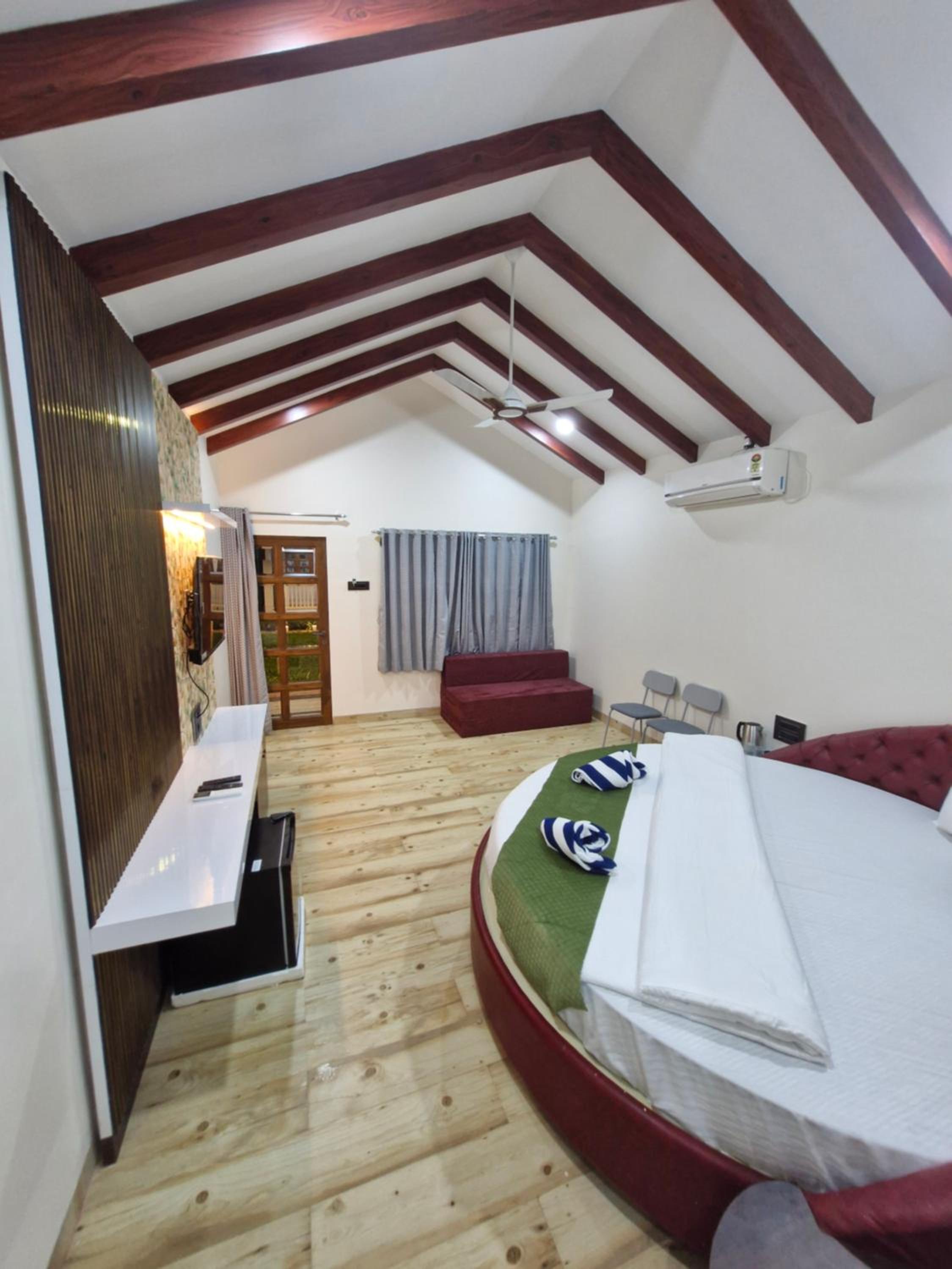 Superior King Room photo 2